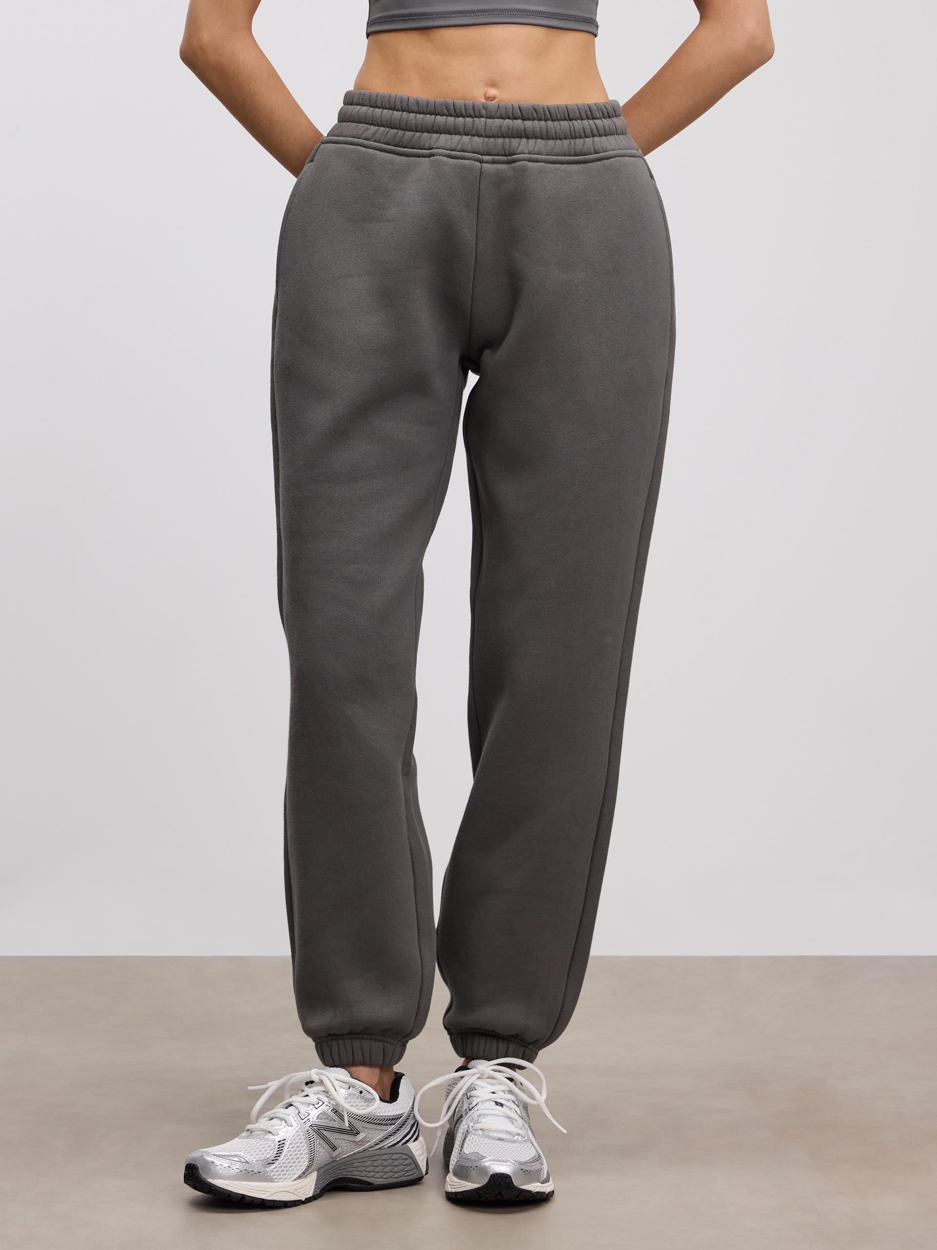 Womens Relaxed Cuffed Jogger in Grey