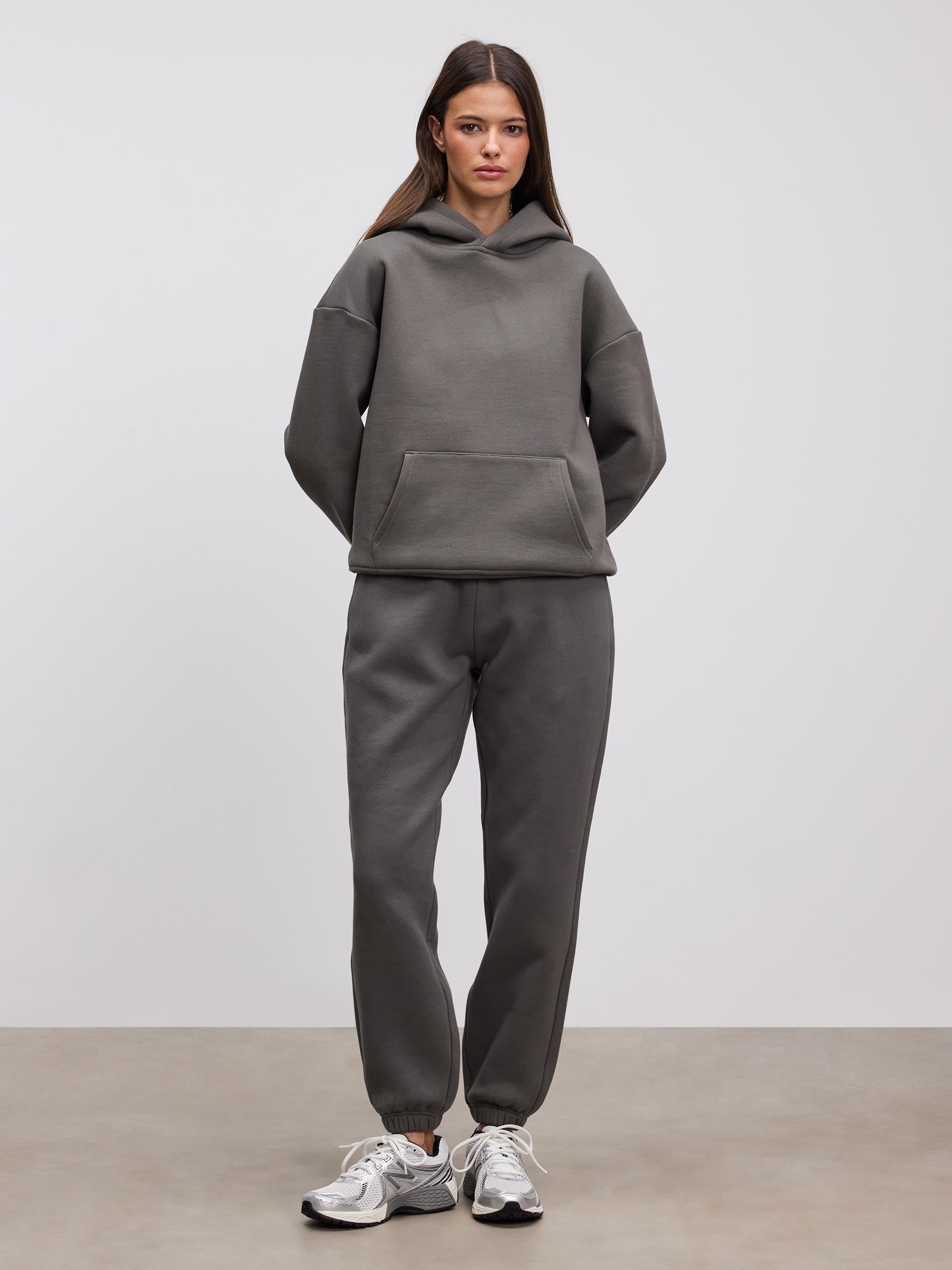 Womens Relaxed Cuffed Jogger in Grey