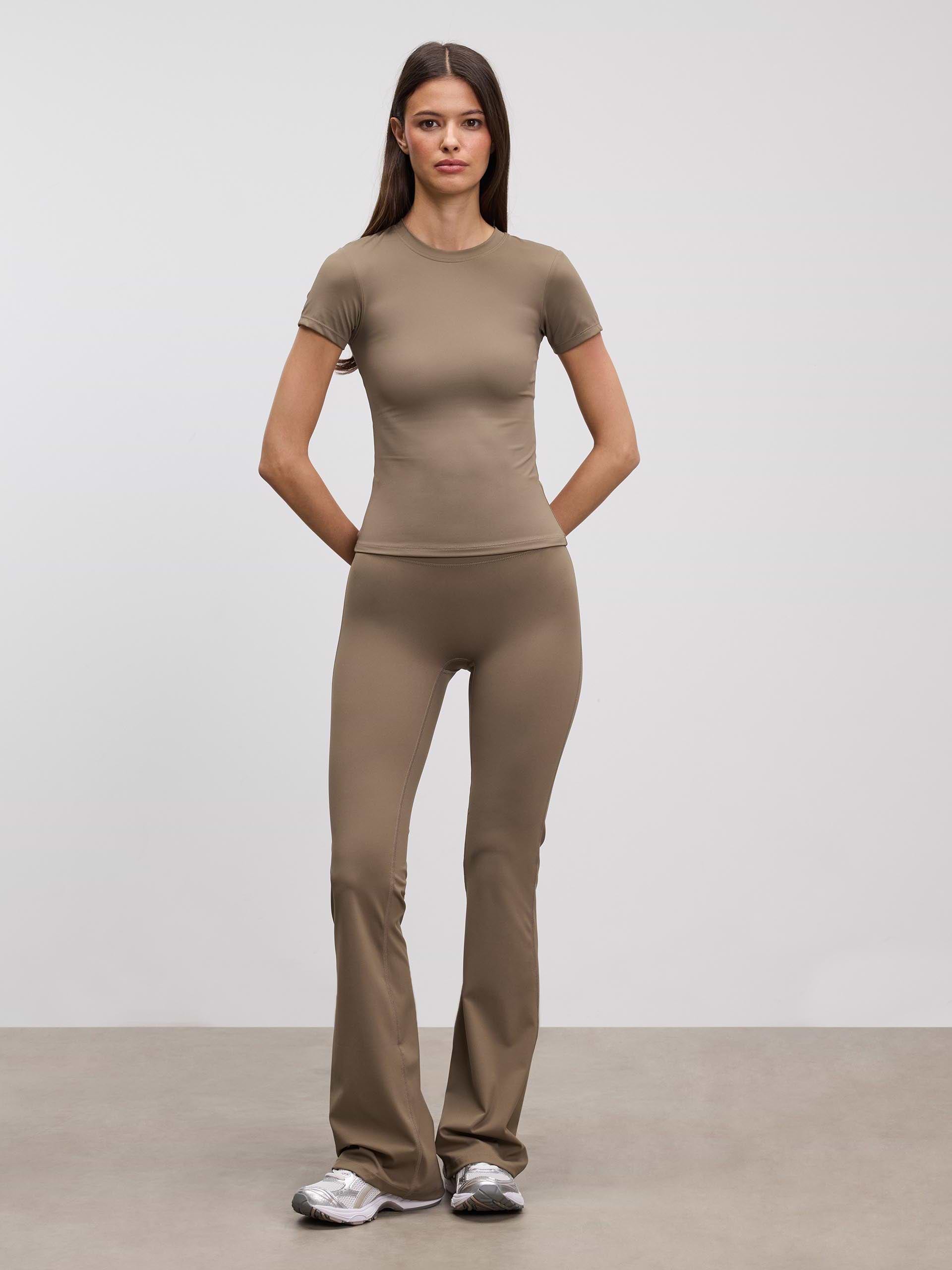 Womens Active Flared Legging in Taupe