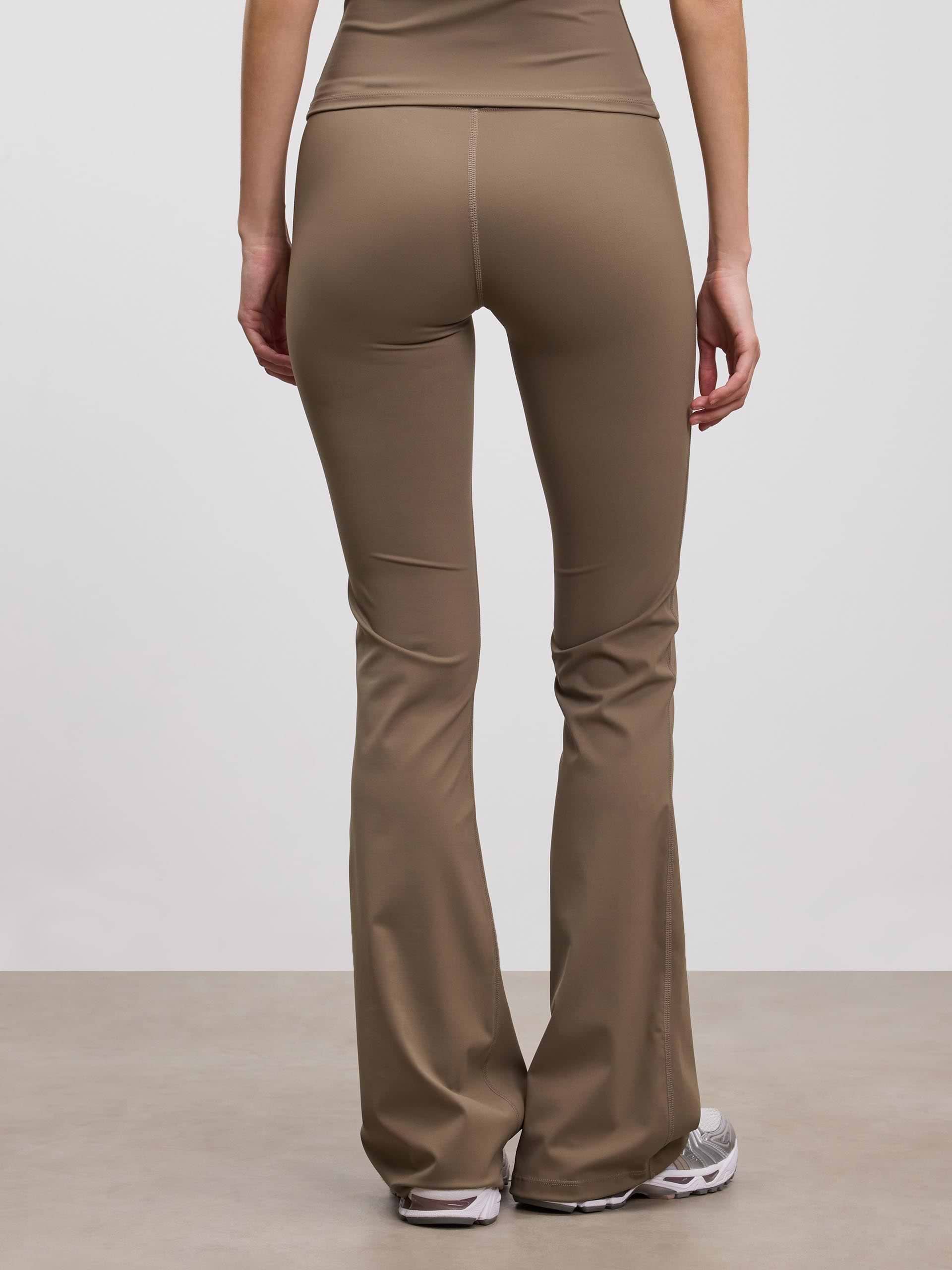 Womens Active Flared Legging in Taupe