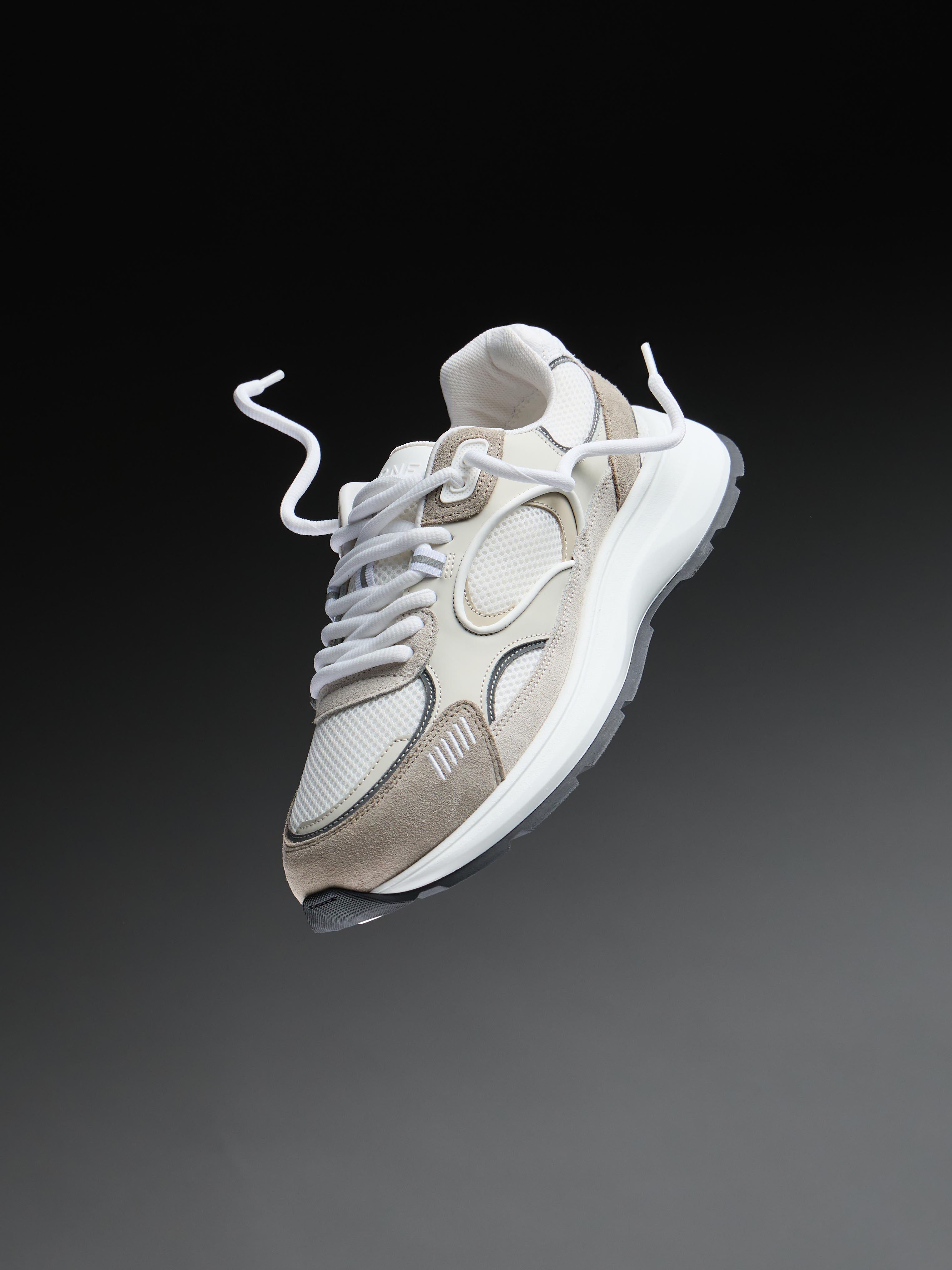 Circuit Trainer in White Stone