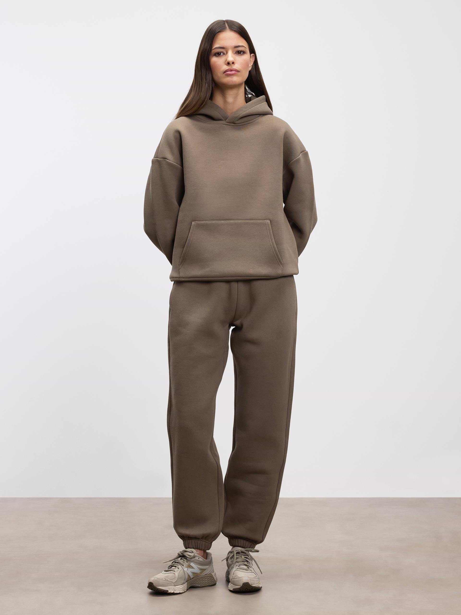 Womens Relaxed Cuffed Jogger in Taupe