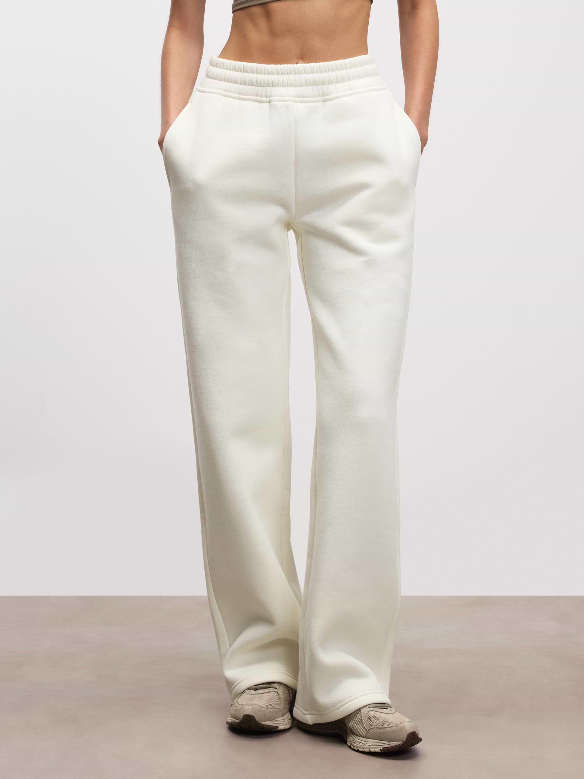 Womens Relaxed Straight Leg Jogger in Ecru