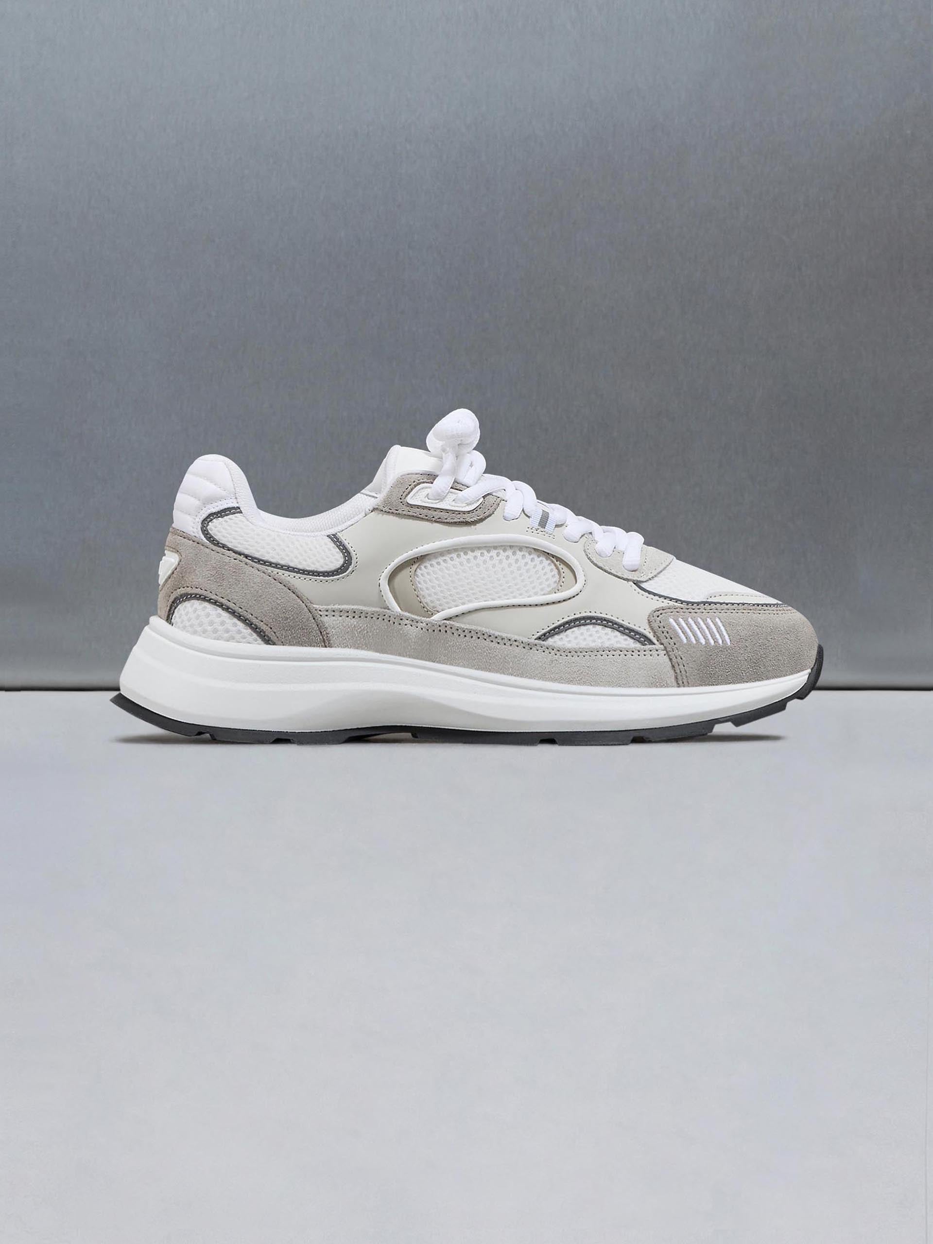 Circuit Trainer in White Stone