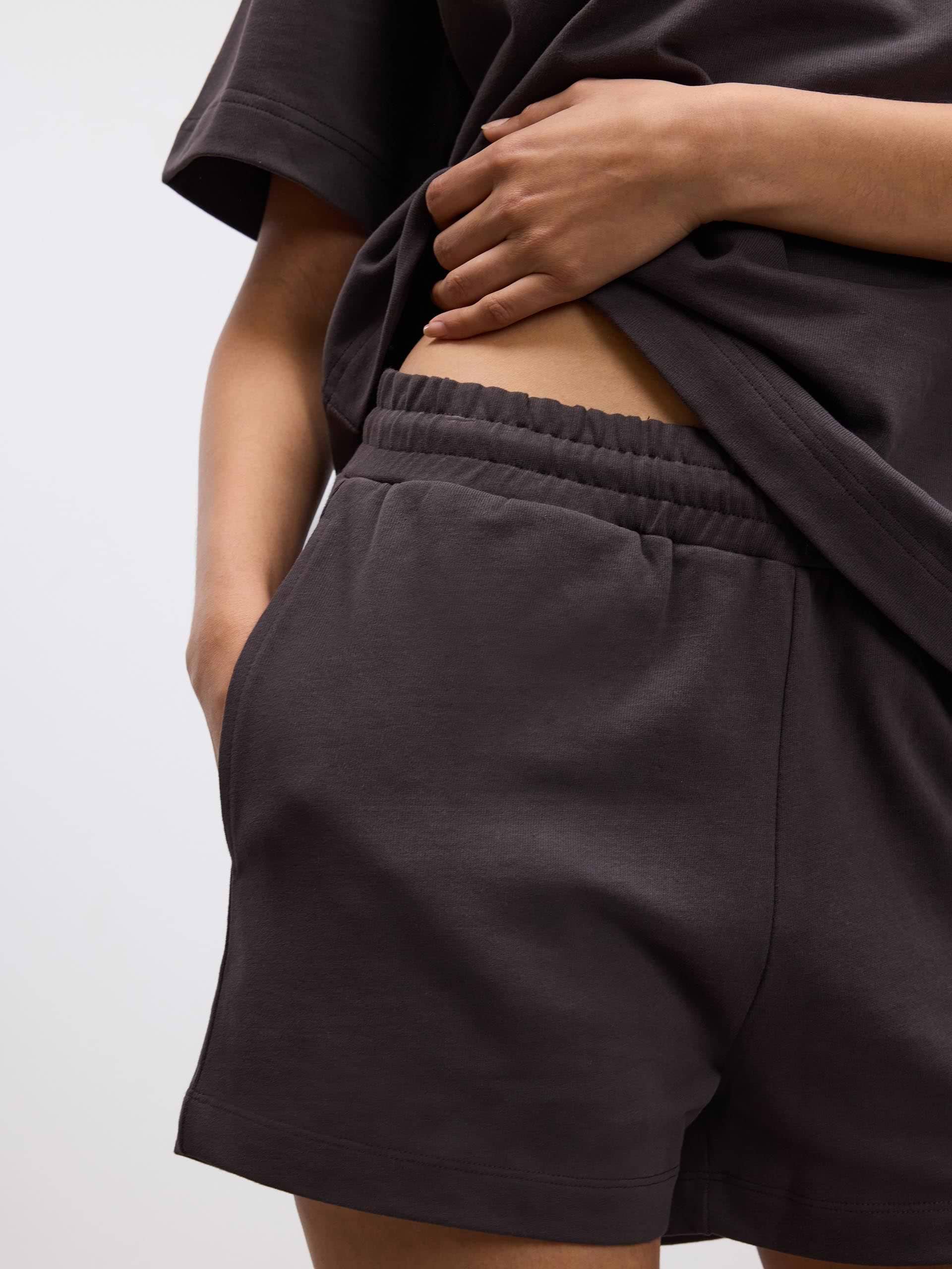 Womens Brushed Relaxed Short in Brown