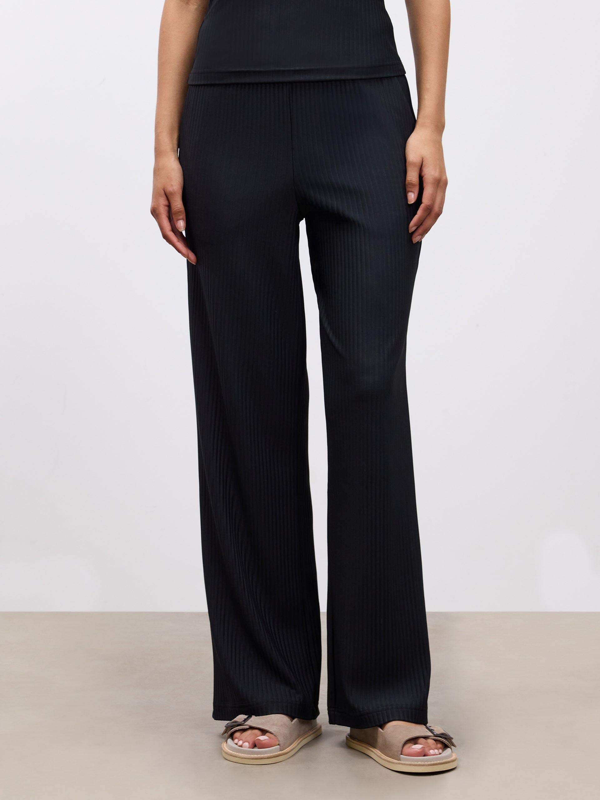 Womens Pleated Trouser in Black