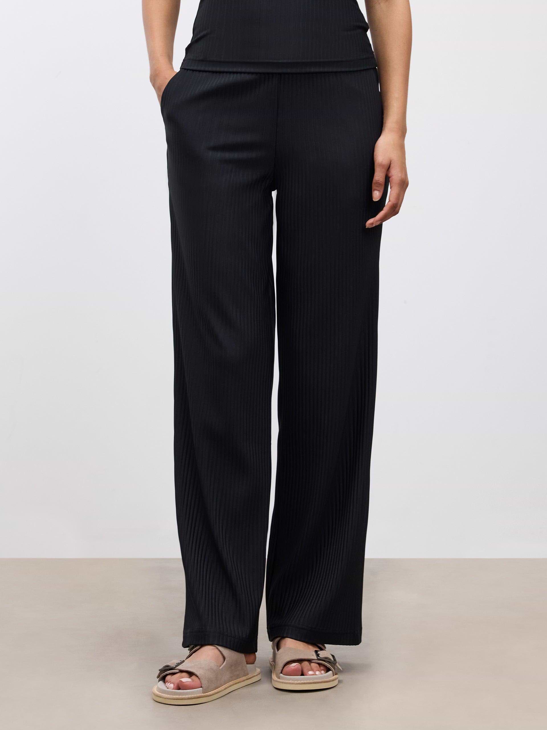 Womens Pleated Trouser in Black