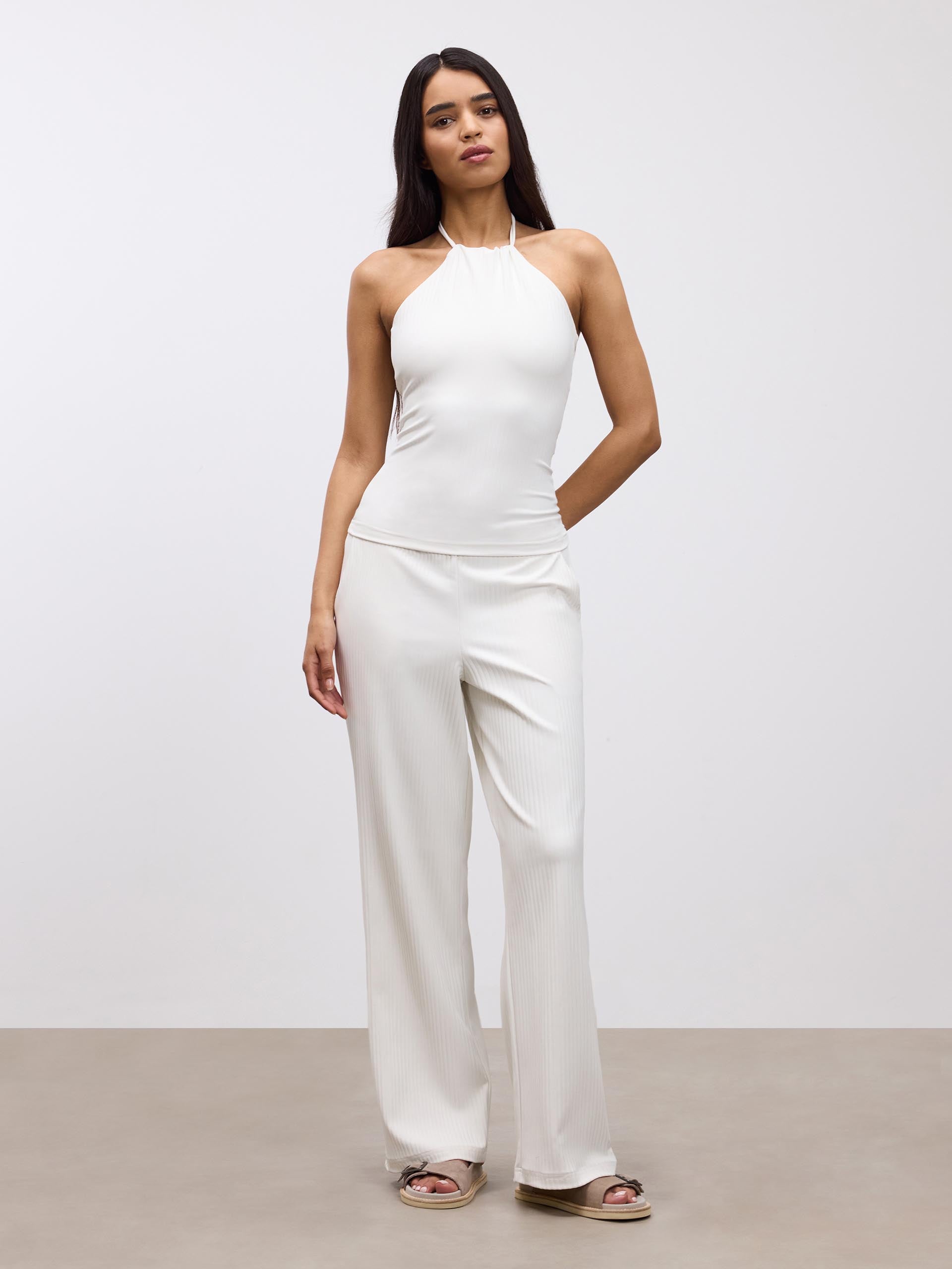 Womens Pleated Trouser in Ecru