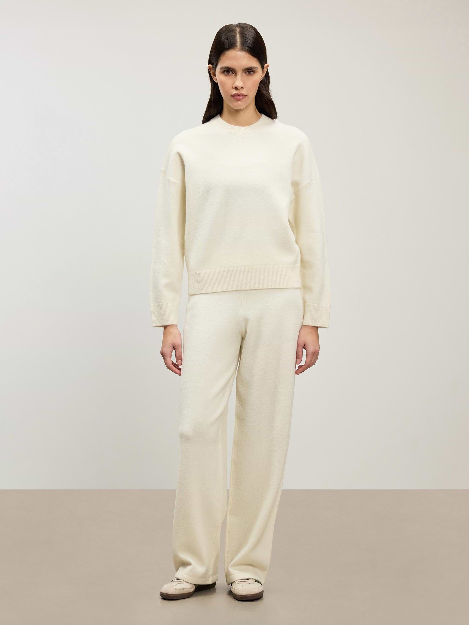 Womens Chunky Wool Jogger in Ecru