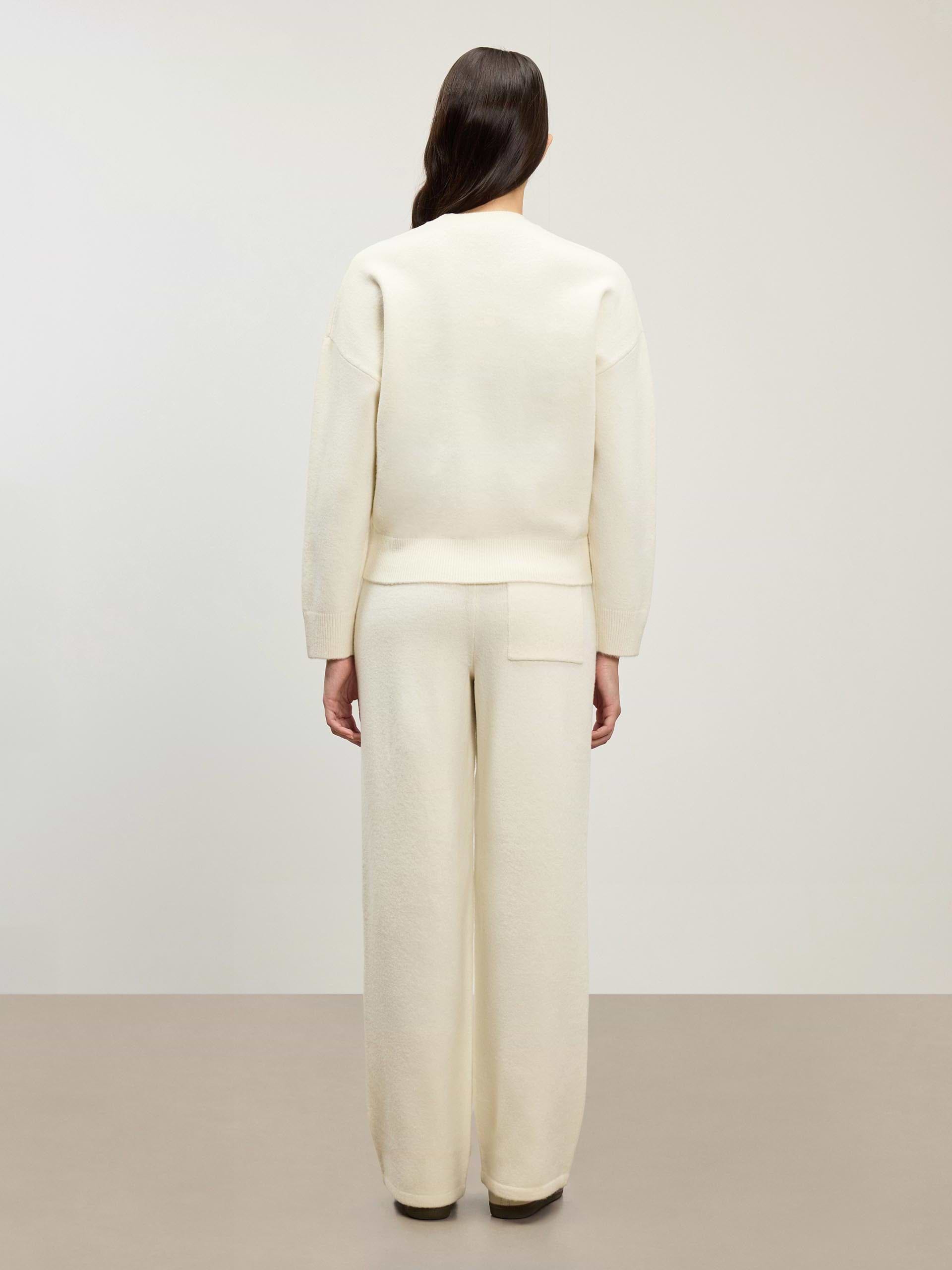 Womens Chunky Wool Jogger in Ecru