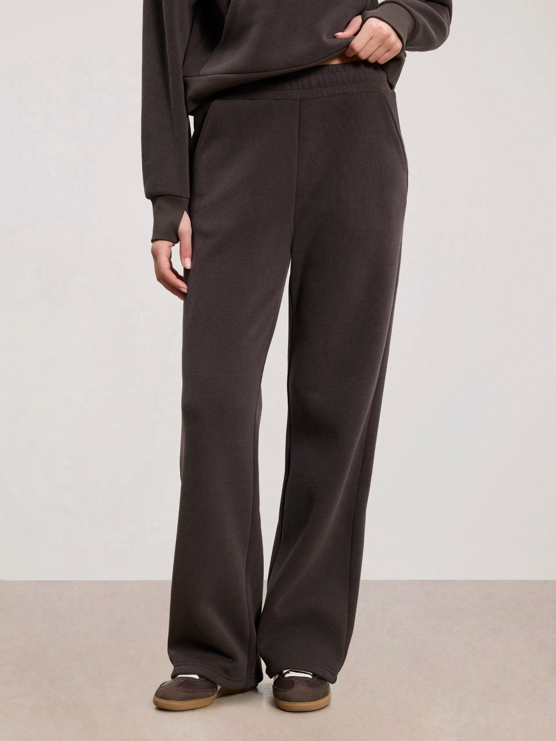 Womens Cosy Fleece Straight Leg Jogger in Brown