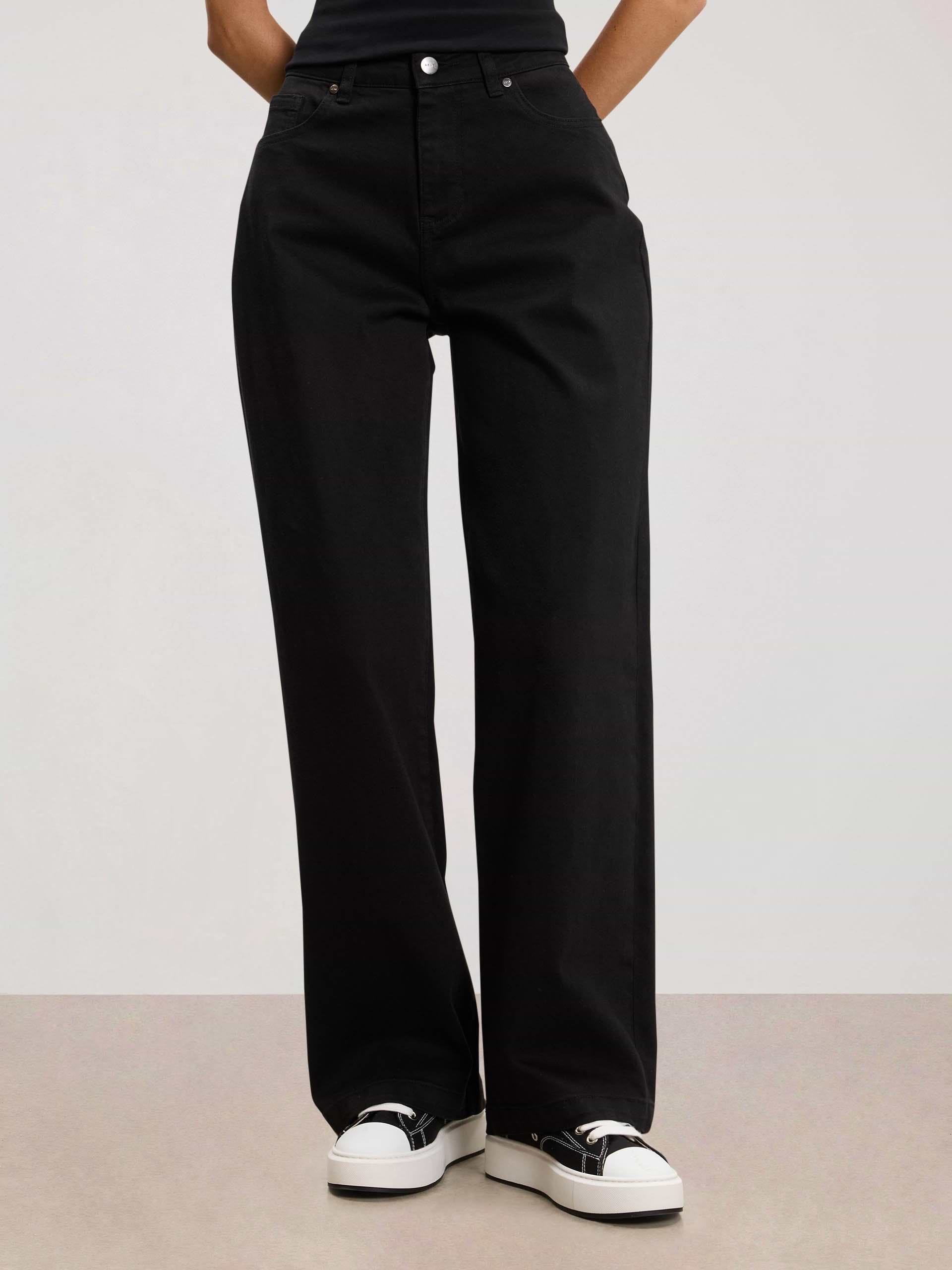 Womens Relaxed Fit Denim Jeans in Black