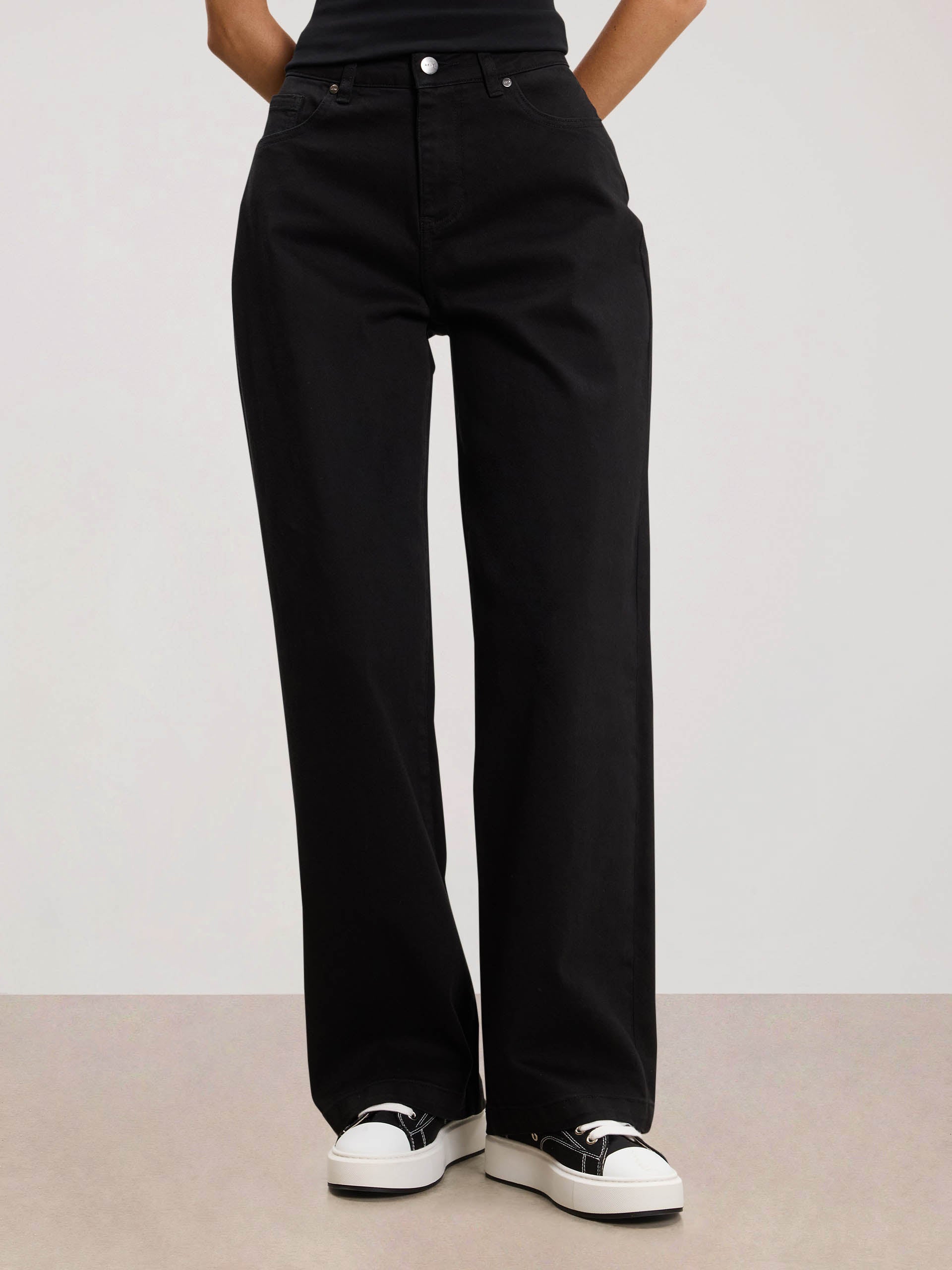 Womens Relaxed Fit Denim Jeans in Black