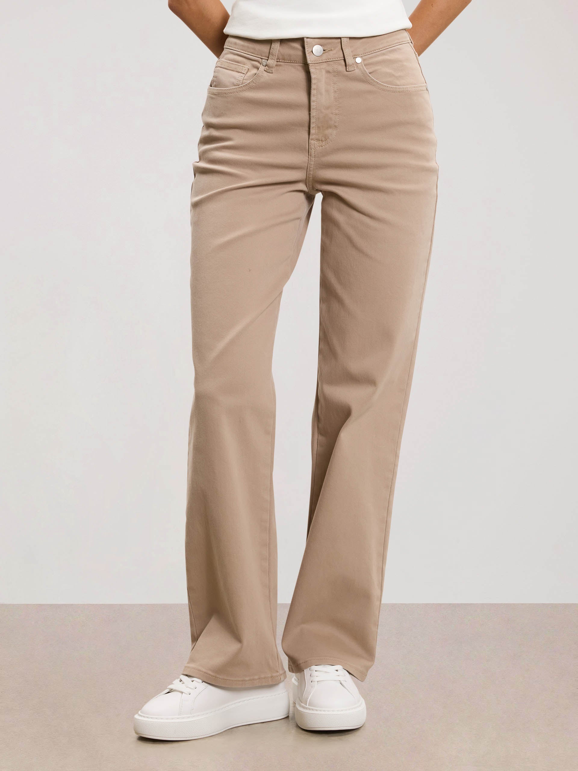 Womens Straight Leg Denim Jeans in Dark Stone