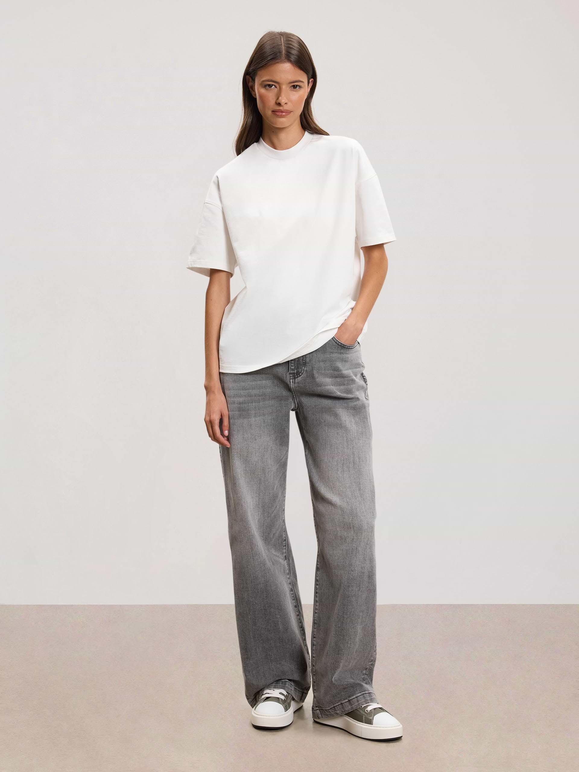 Womens Relaxed Fit Denim Jeans in Grey Wash