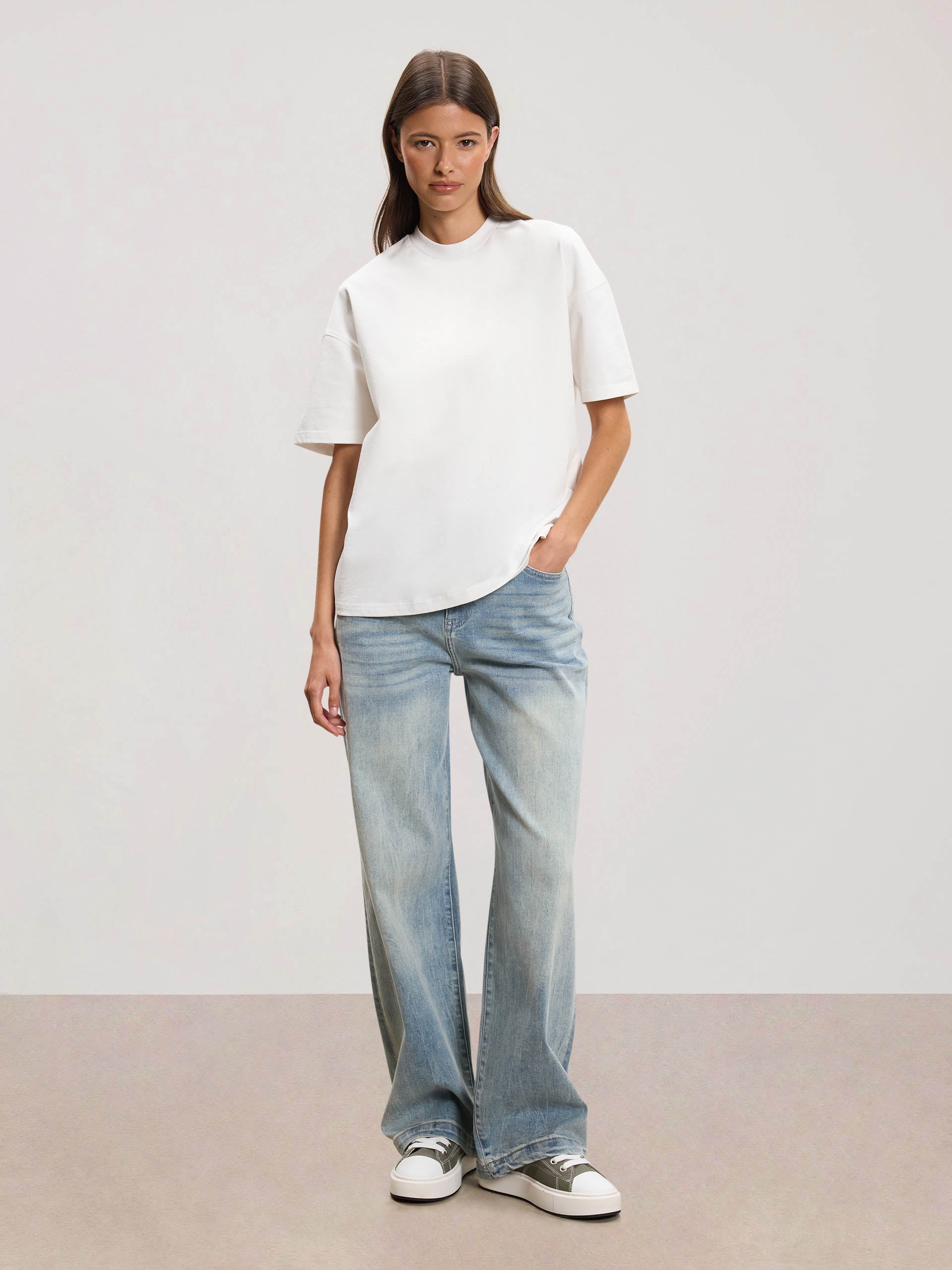 Womens Relaxed Fit Denim Jeans in Mid Blue