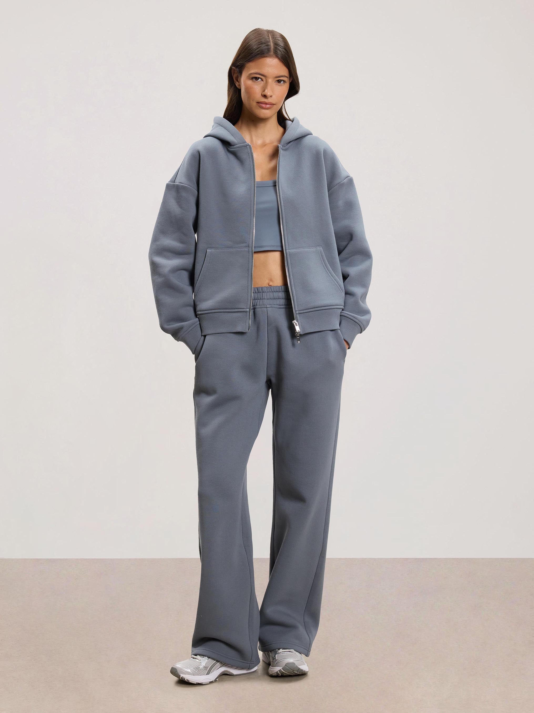 Womens Relaxed Straight Leg Jogger in Dove Blue