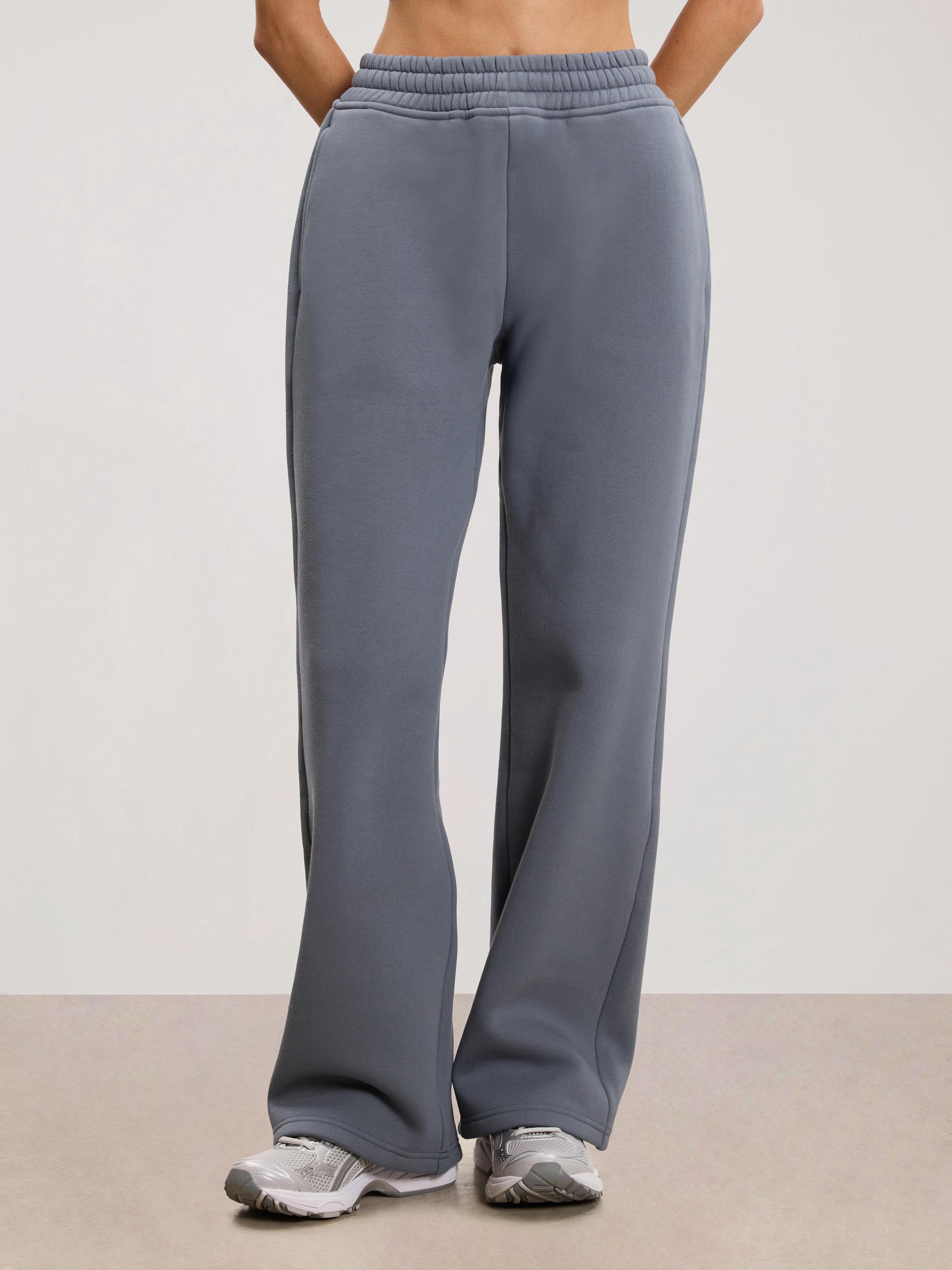 Womens Relaxed Straight Leg Jogger in Dove Blue
