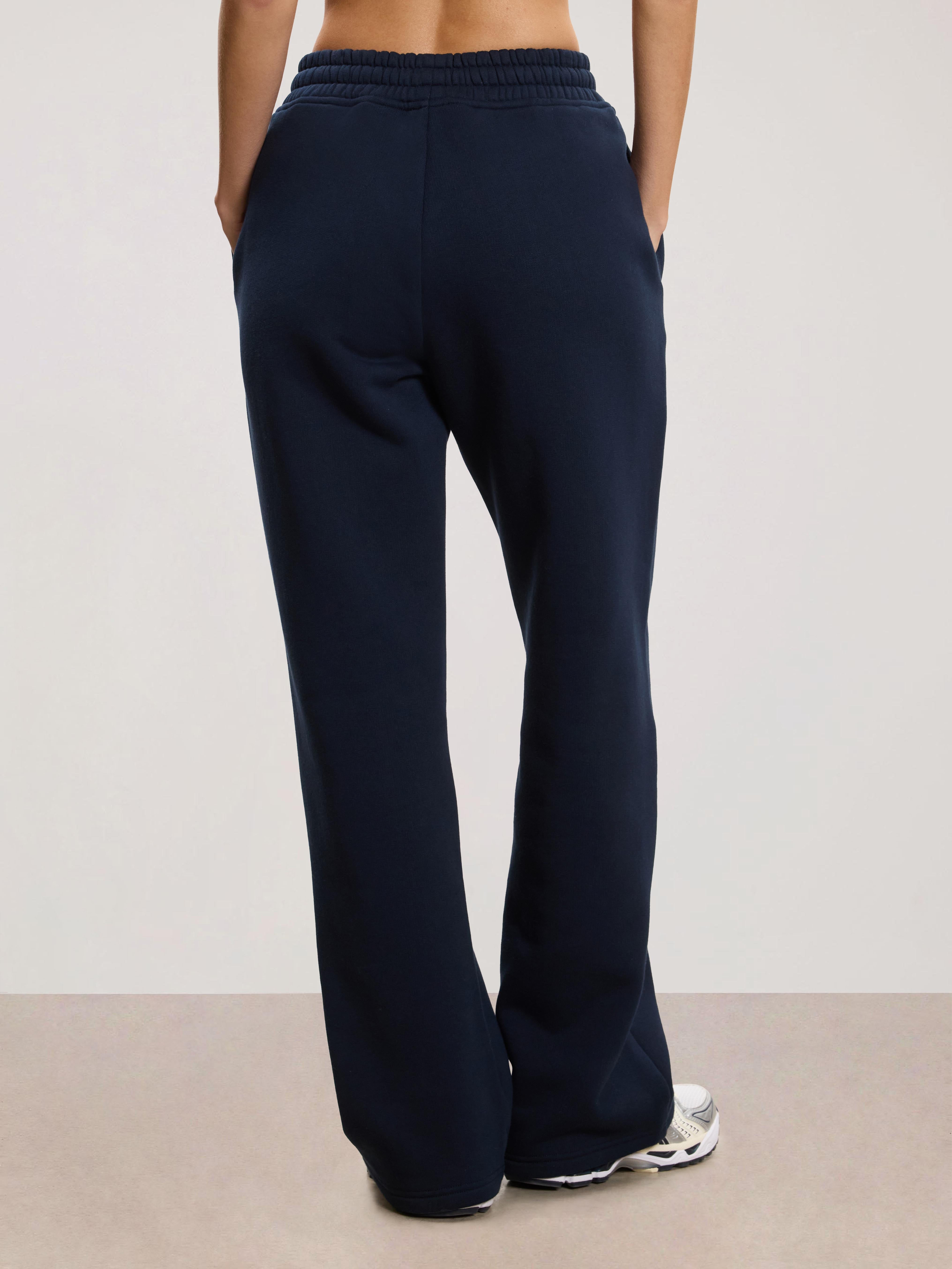 Womens Relaxed Straight Leg Jogger in Navy