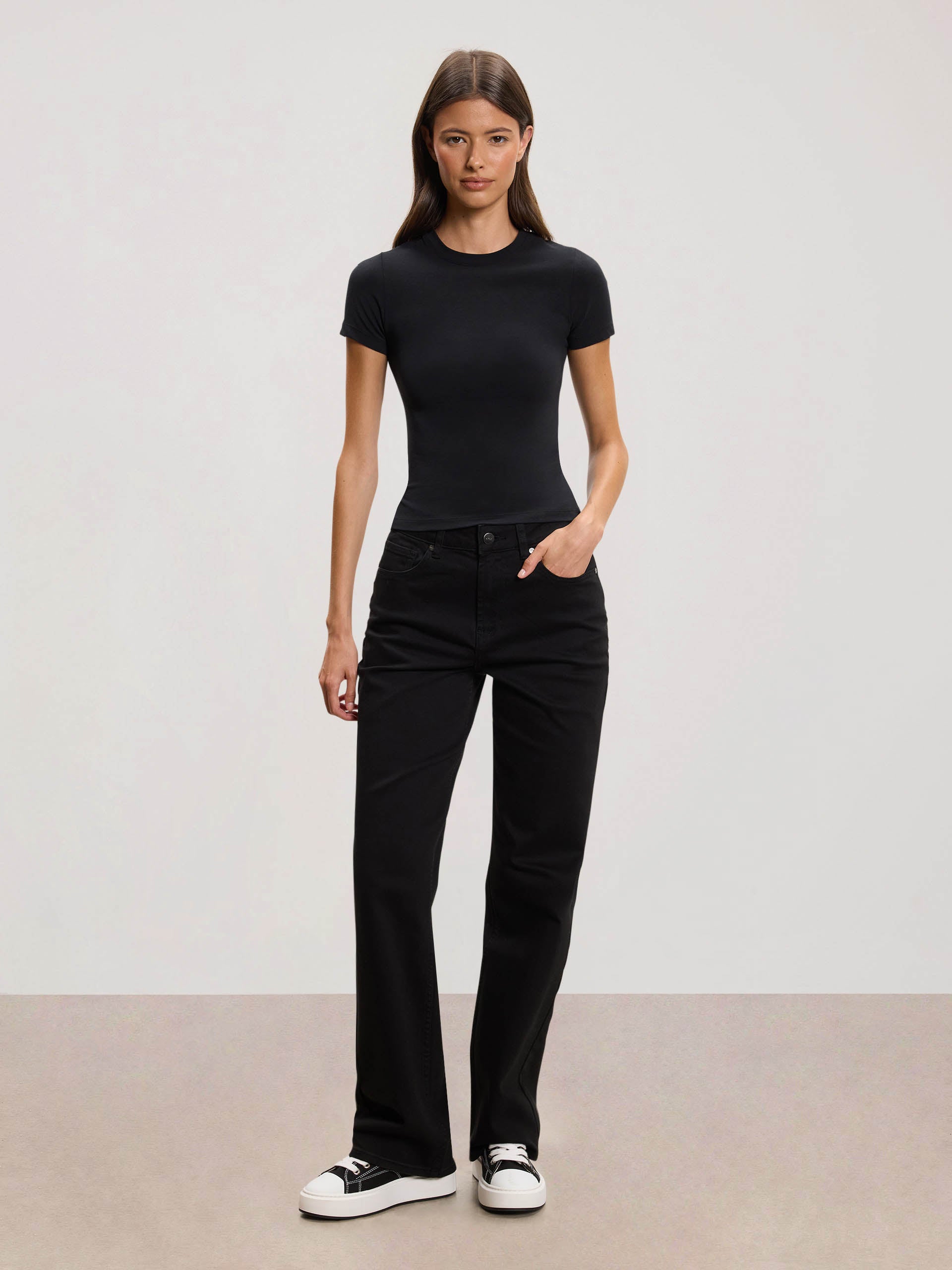 Womens Straight Leg Denim Jeans in Black