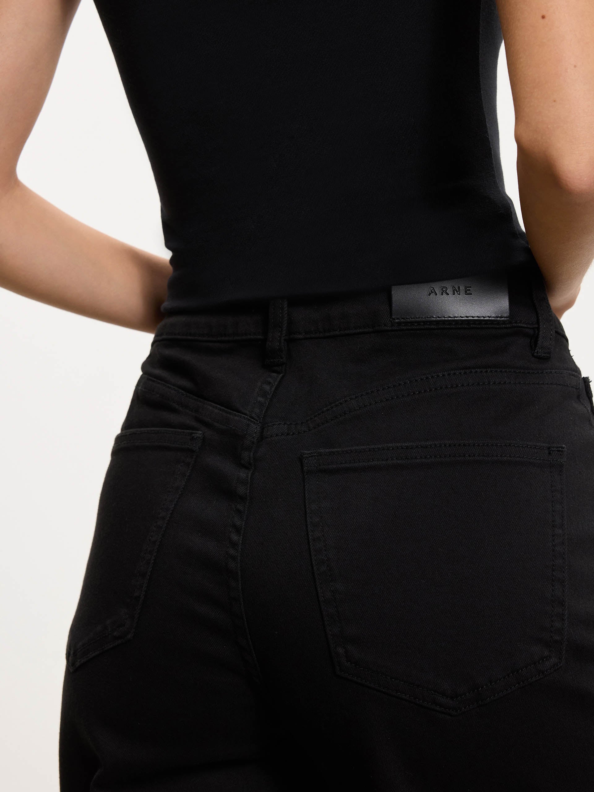 Womens Straight Leg Denim Jeans in Black