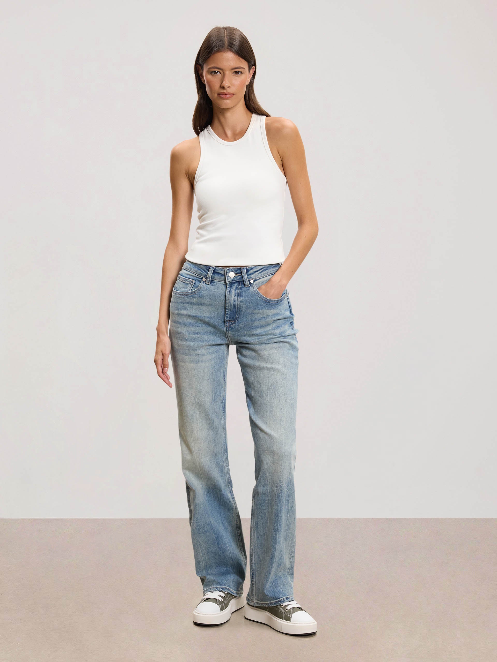 Womens Straight Leg Denim Jeans in Mid Blue