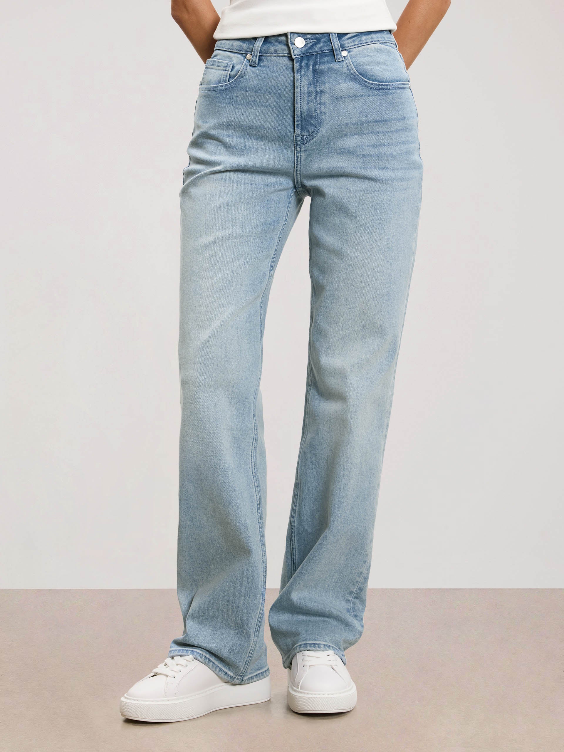 Womens Straight Leg Denim Jeans in Light Blue