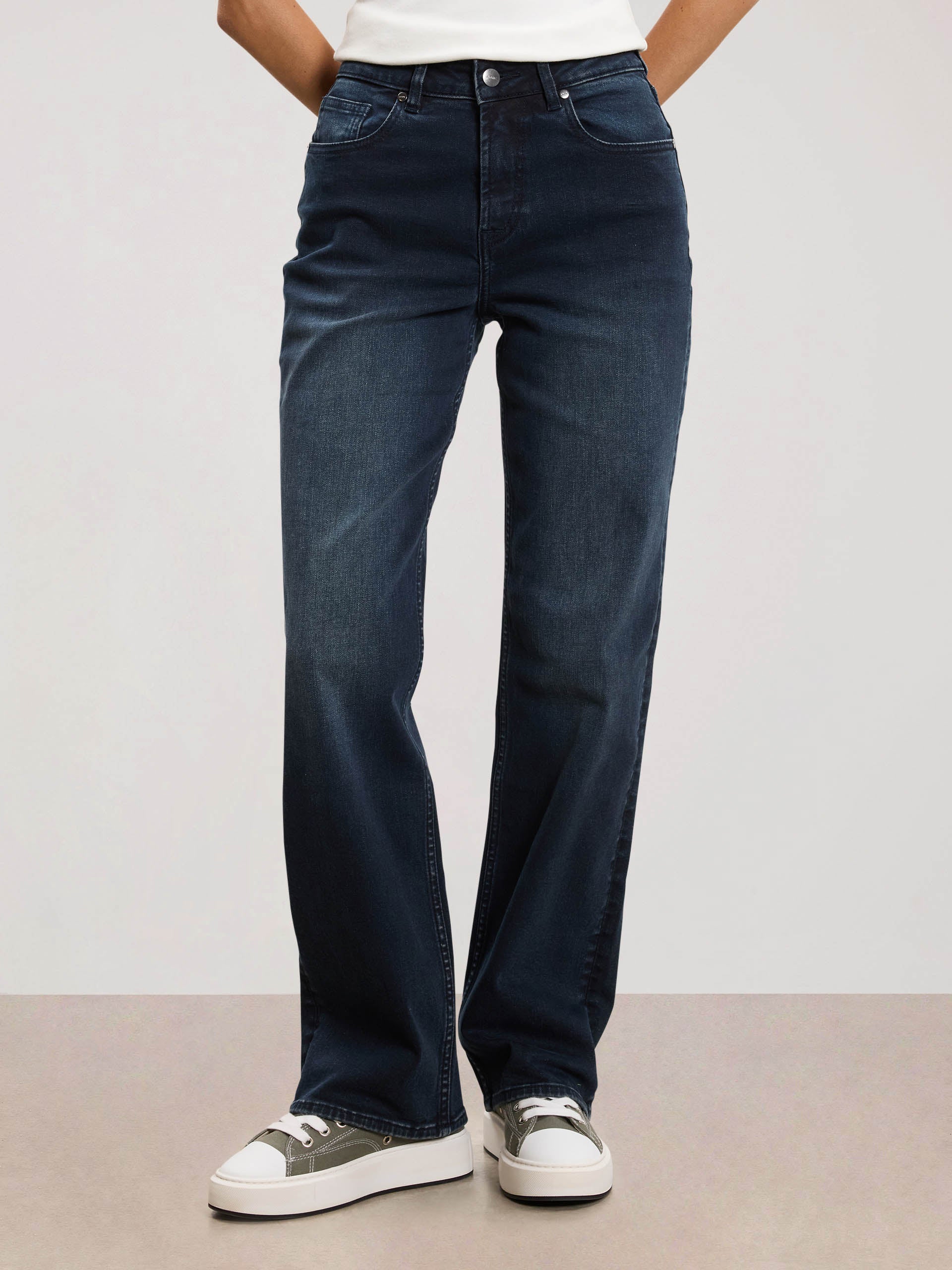 Womens Straight Leg Denim Jeans in Midnight Blue
