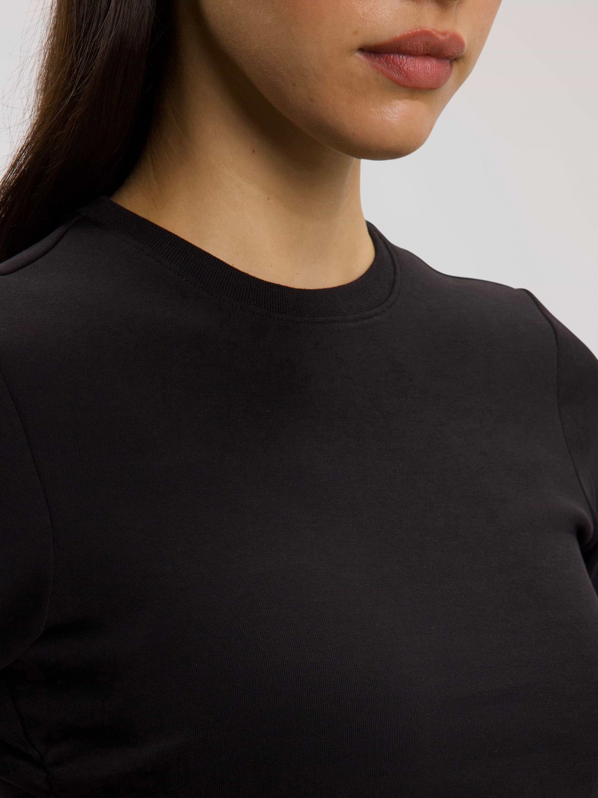 Womens Luxe Fitted Waist T-Shirt in Black