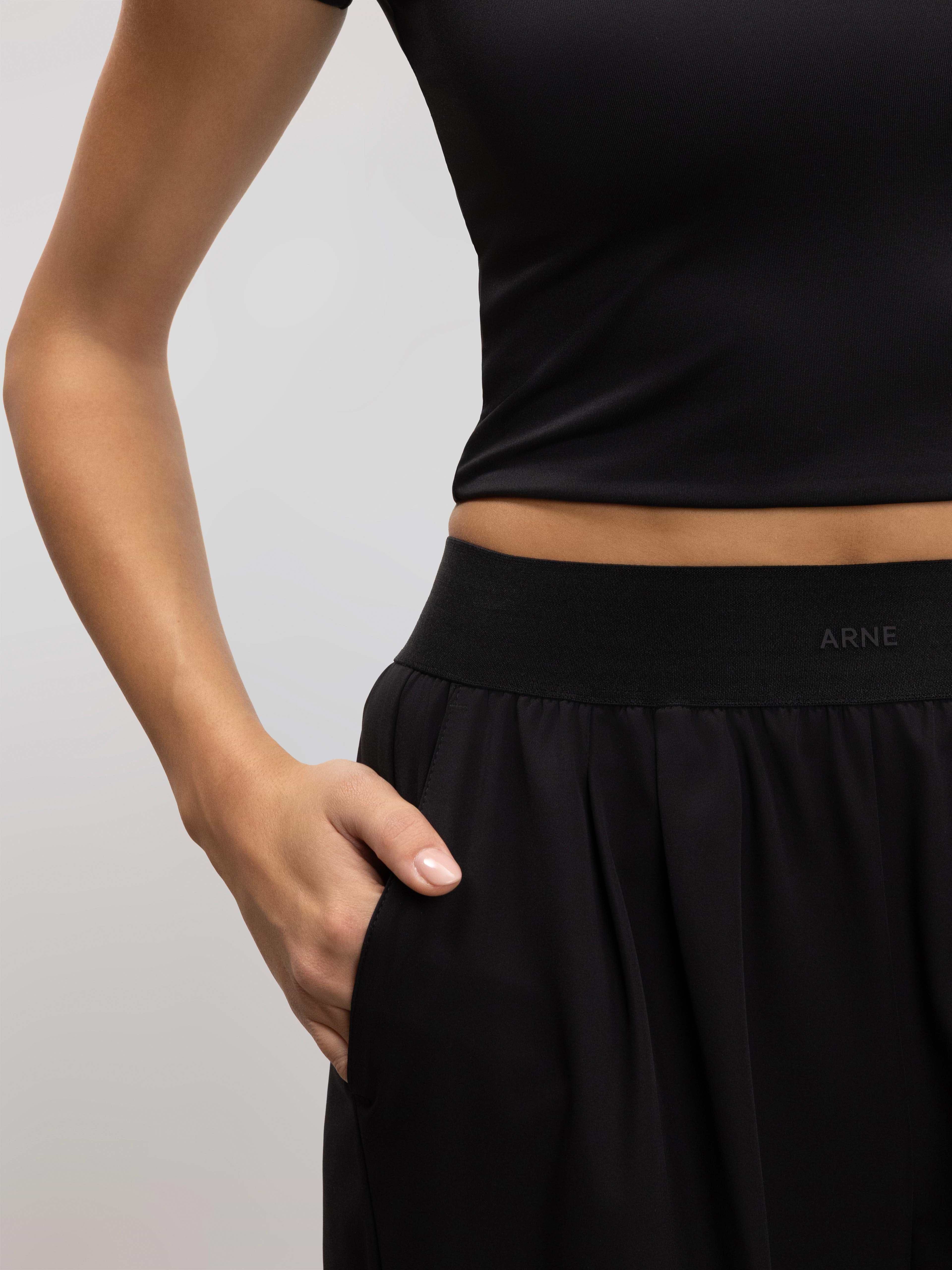 Womens Elasticated Waistband Trouser in Black