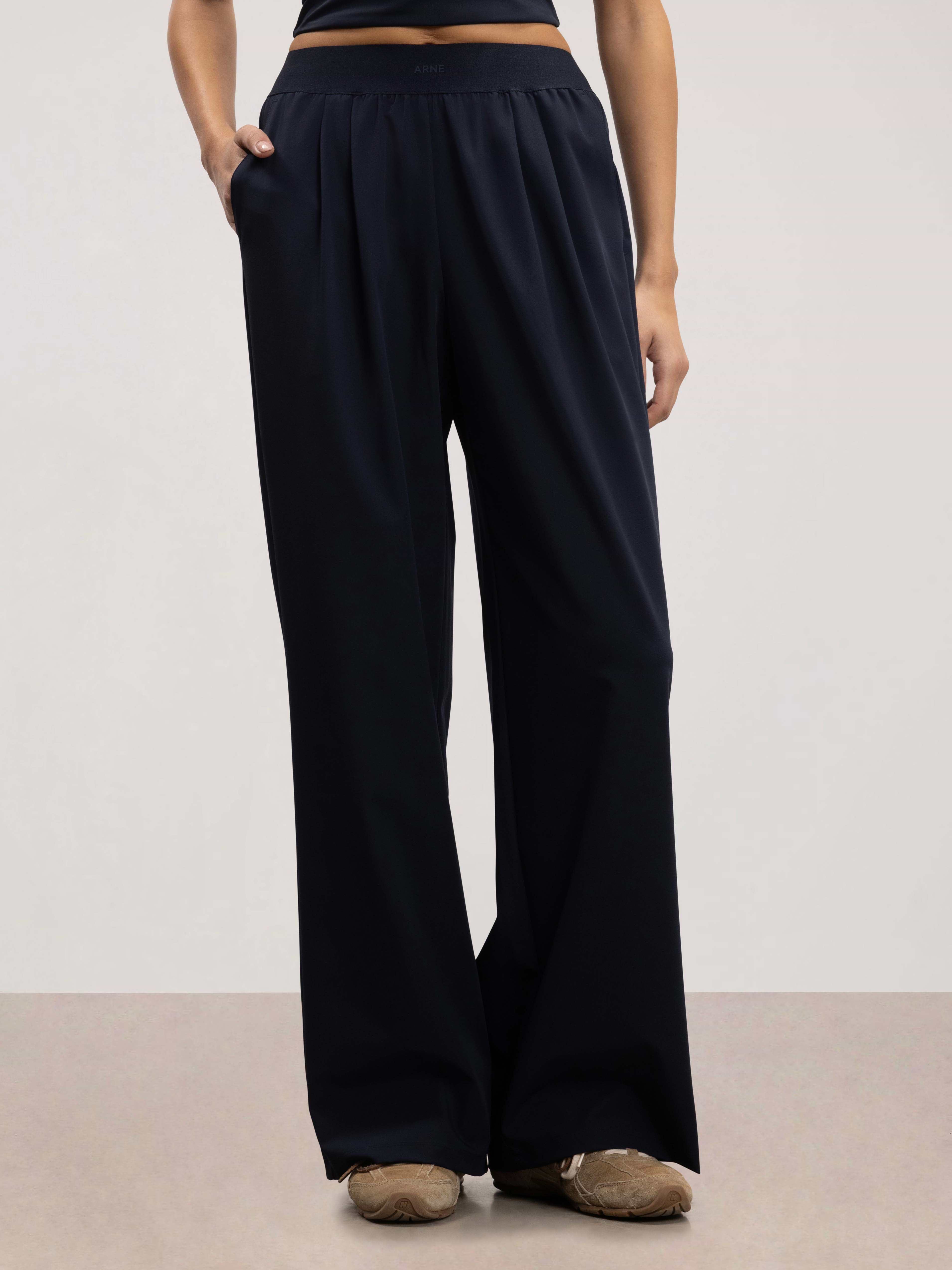 Womens Elasticated Waistband Trouser in Navy