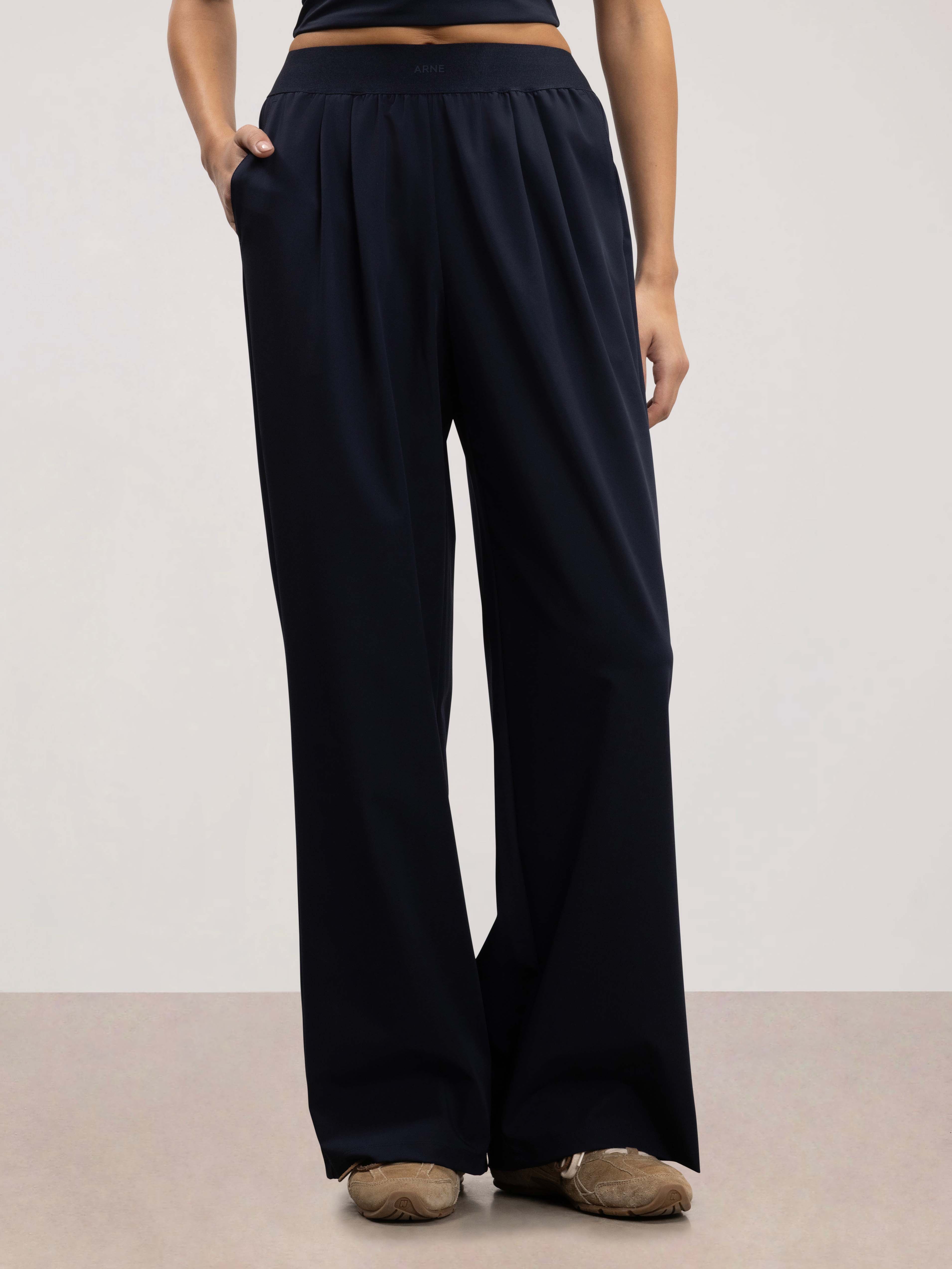 Womens Elasticated Waistband Trouser in Navy