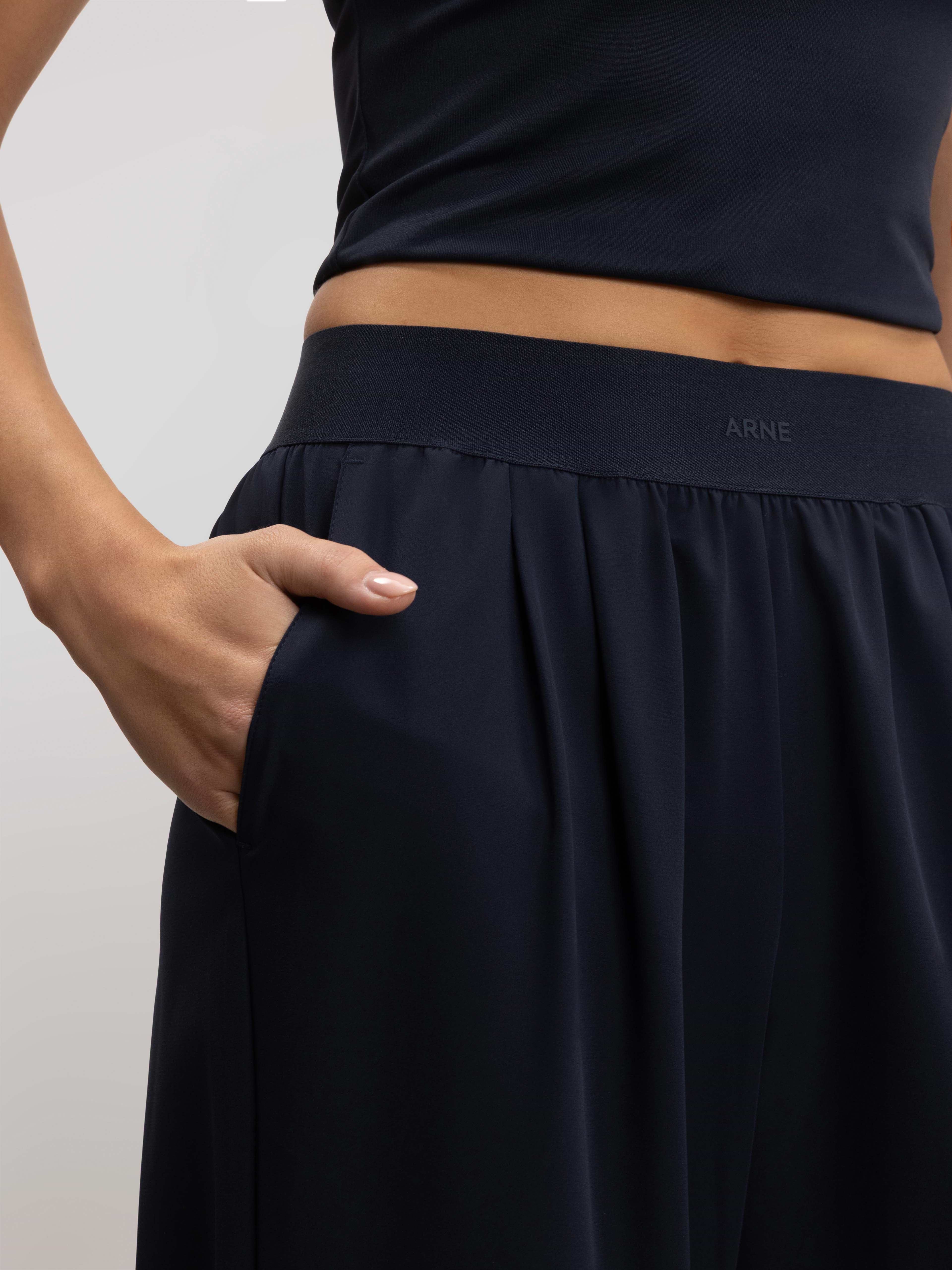 Womens Elasticated Waistband Trouser in Navy