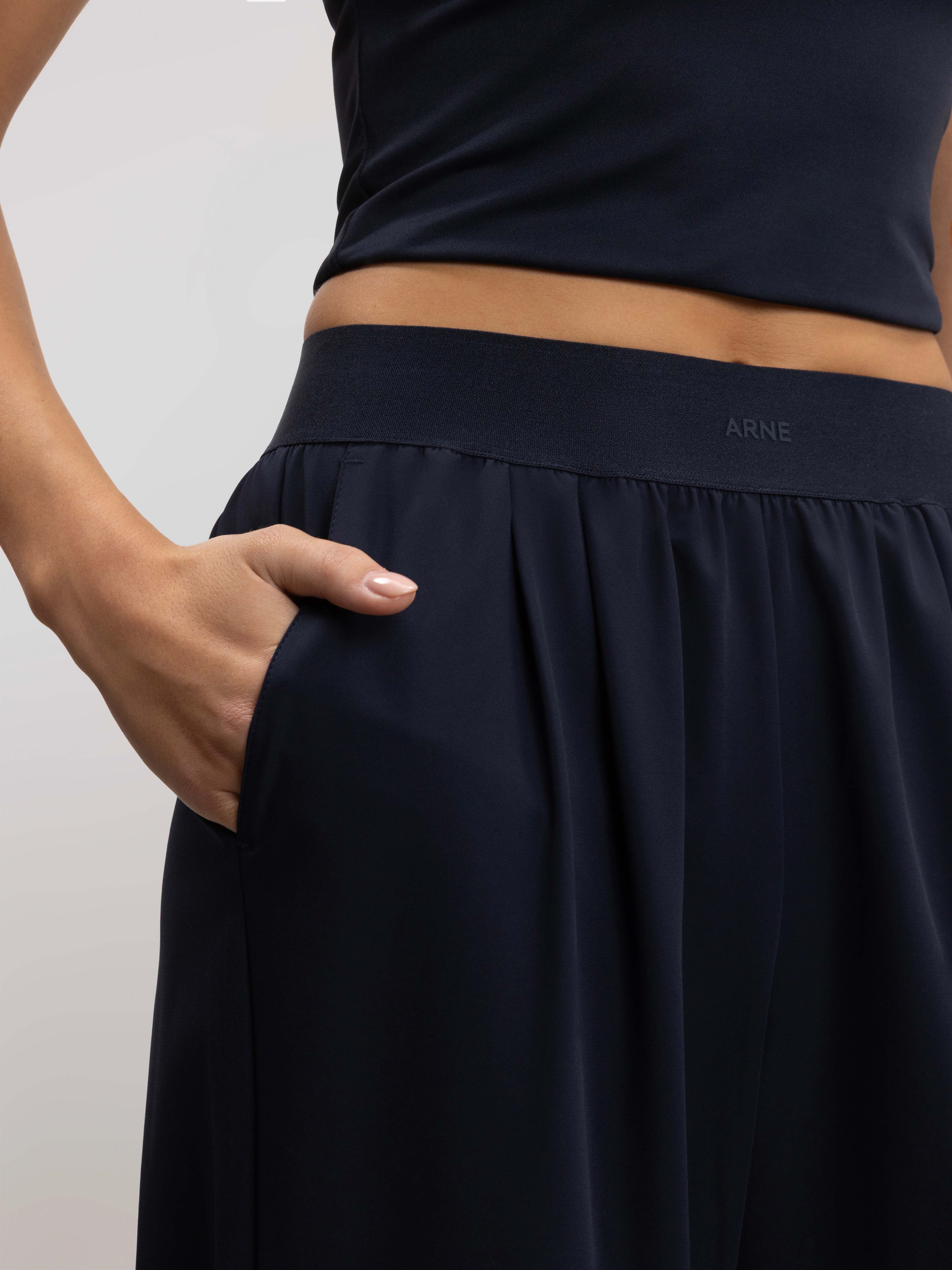 Womens Elasticated Waistband Trouser in Navy