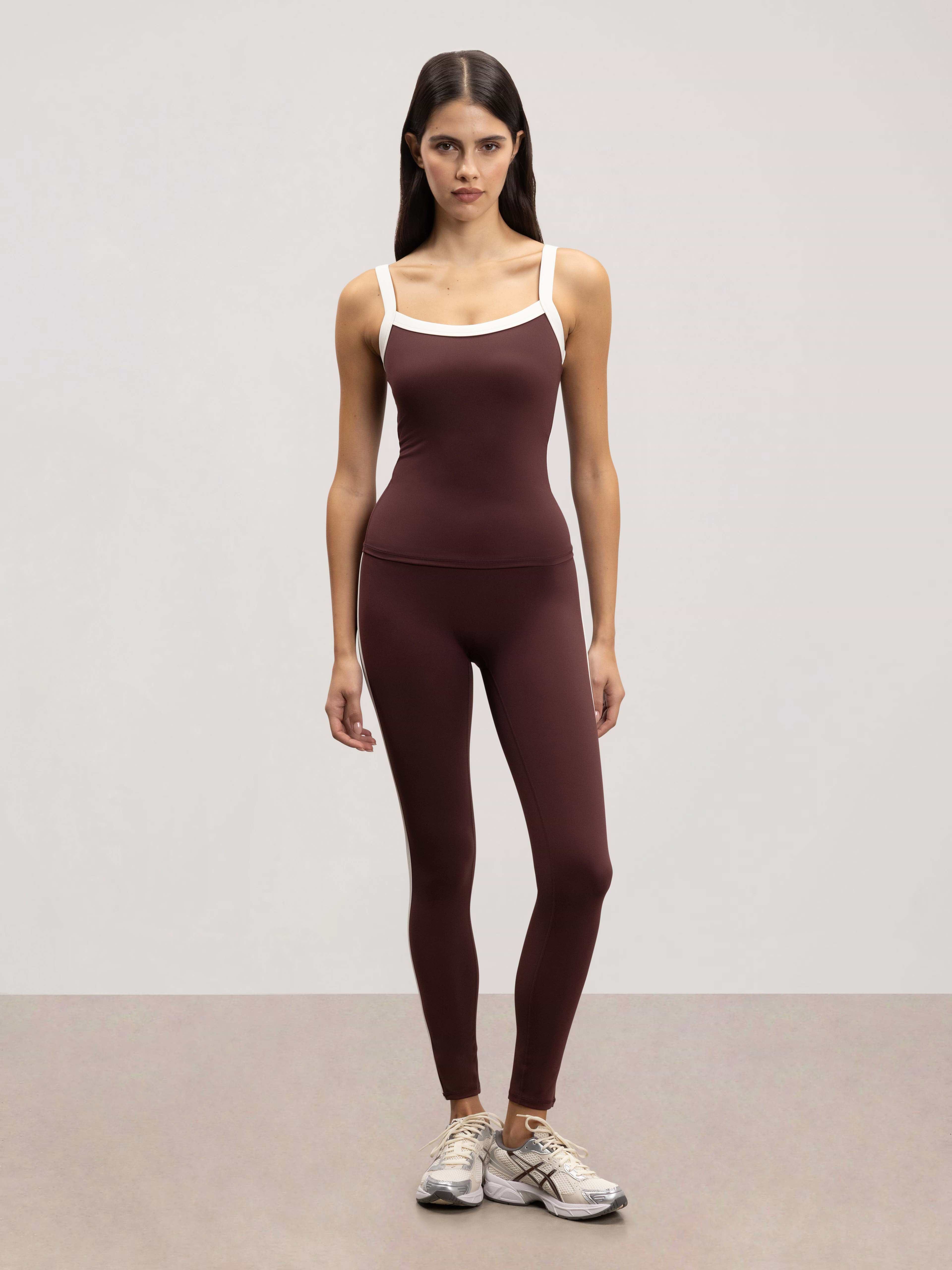 Womens Contrast Piping Active Legging in Burgundy