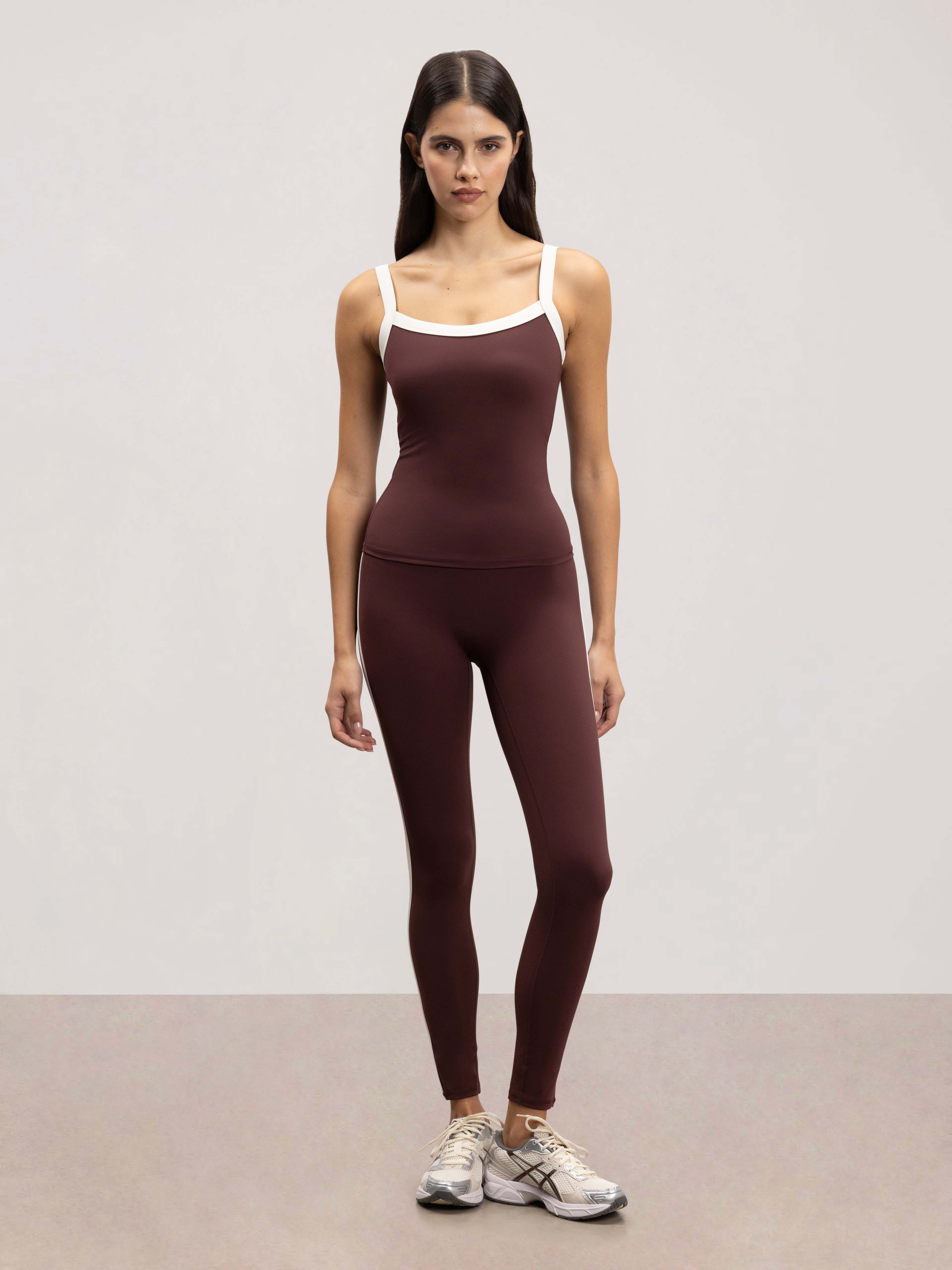 Womens Contrast Piping Active Legging in Burgundy