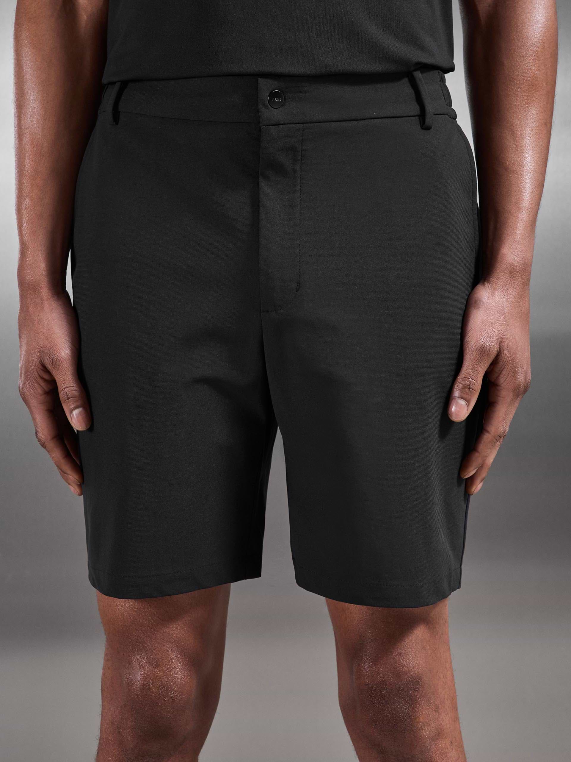 Golf Short in Black