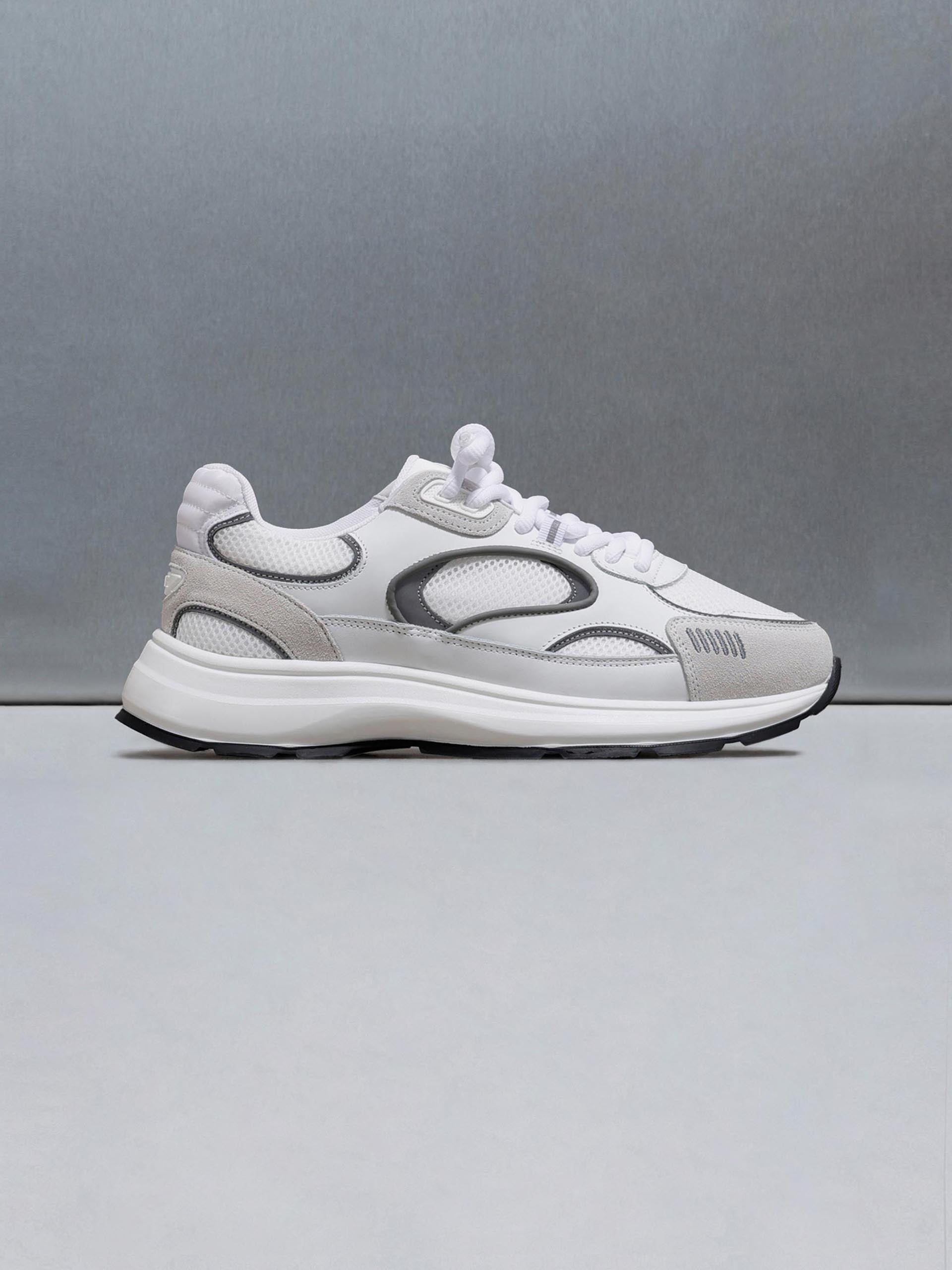 Circuit Trainer in White