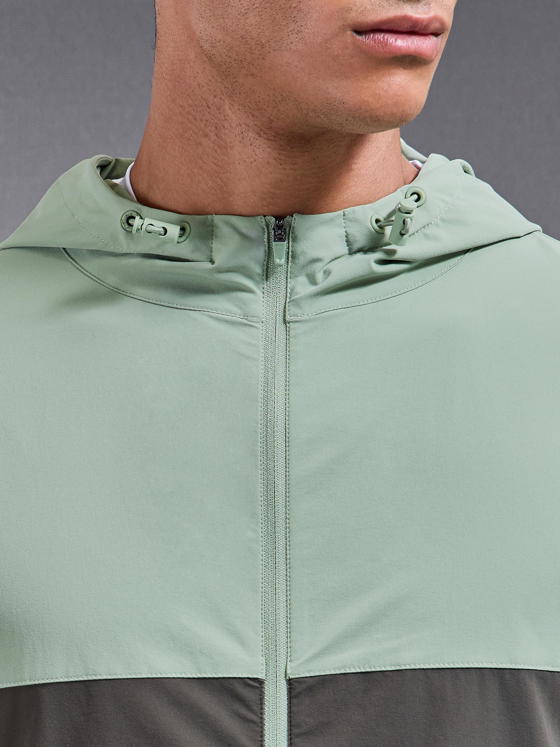 Active Colour Block Windbreaker in Olive