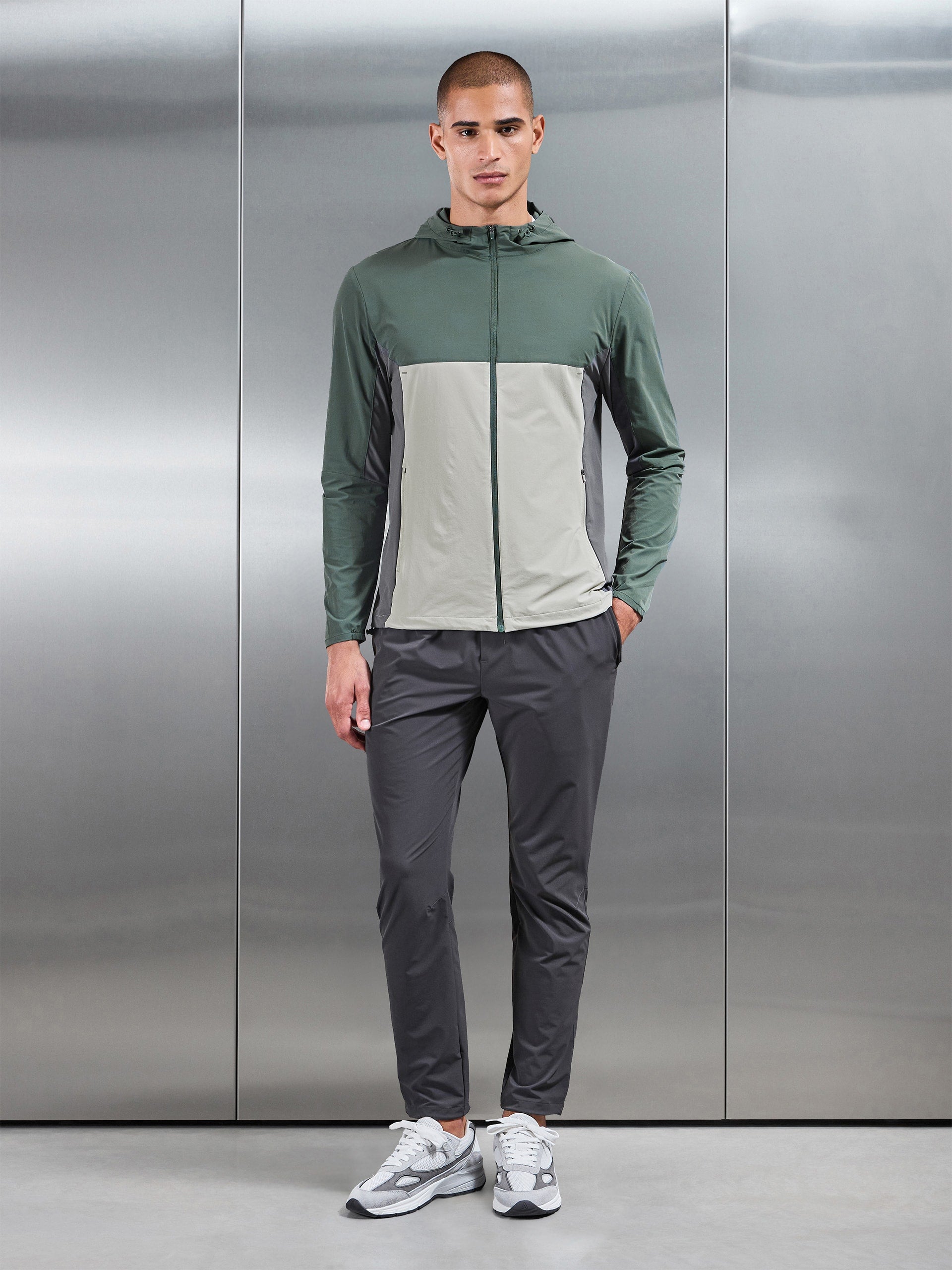 Active Colour Block Windbreaker in Rich Green