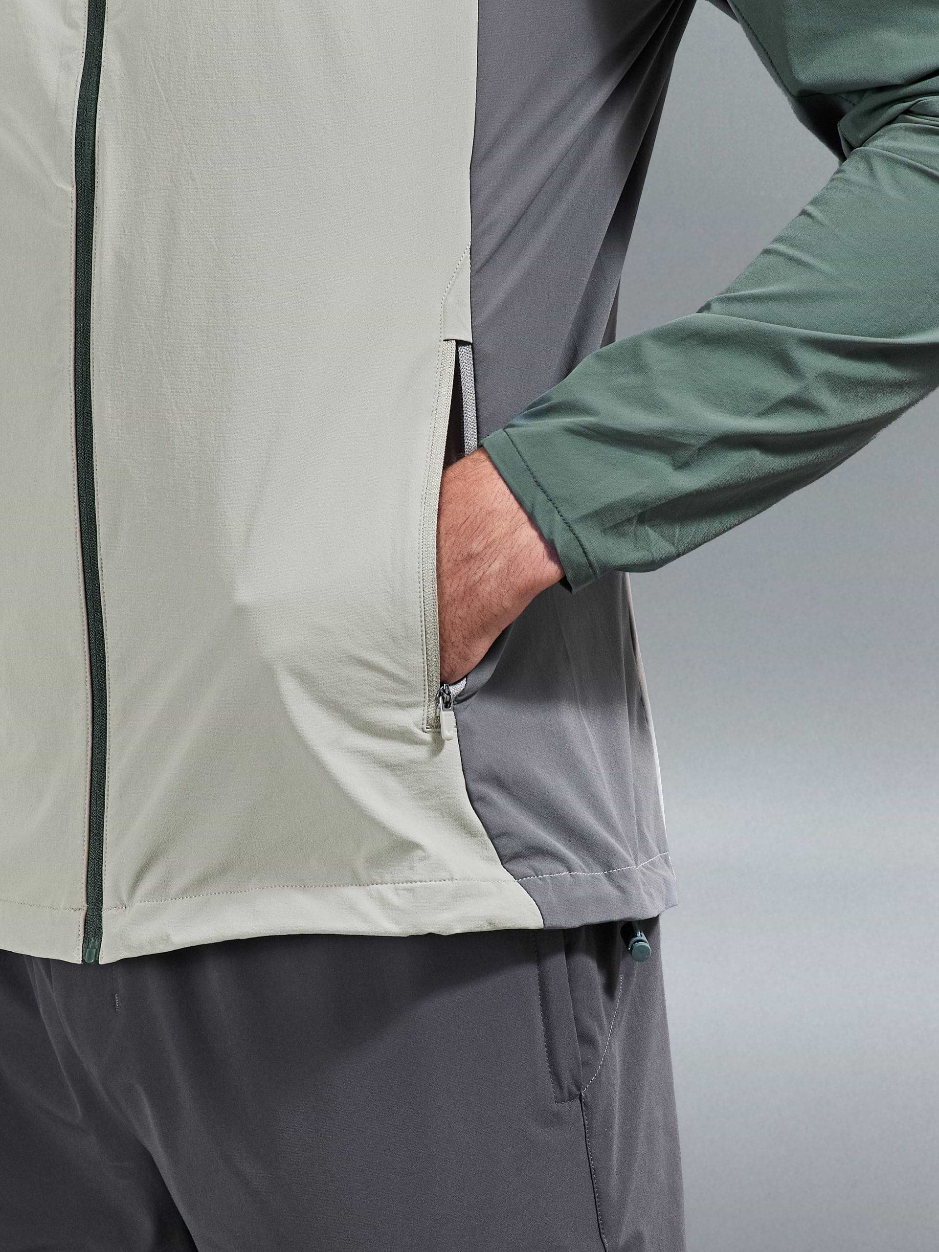 Active Colour Block Windbreaker in Rich Green