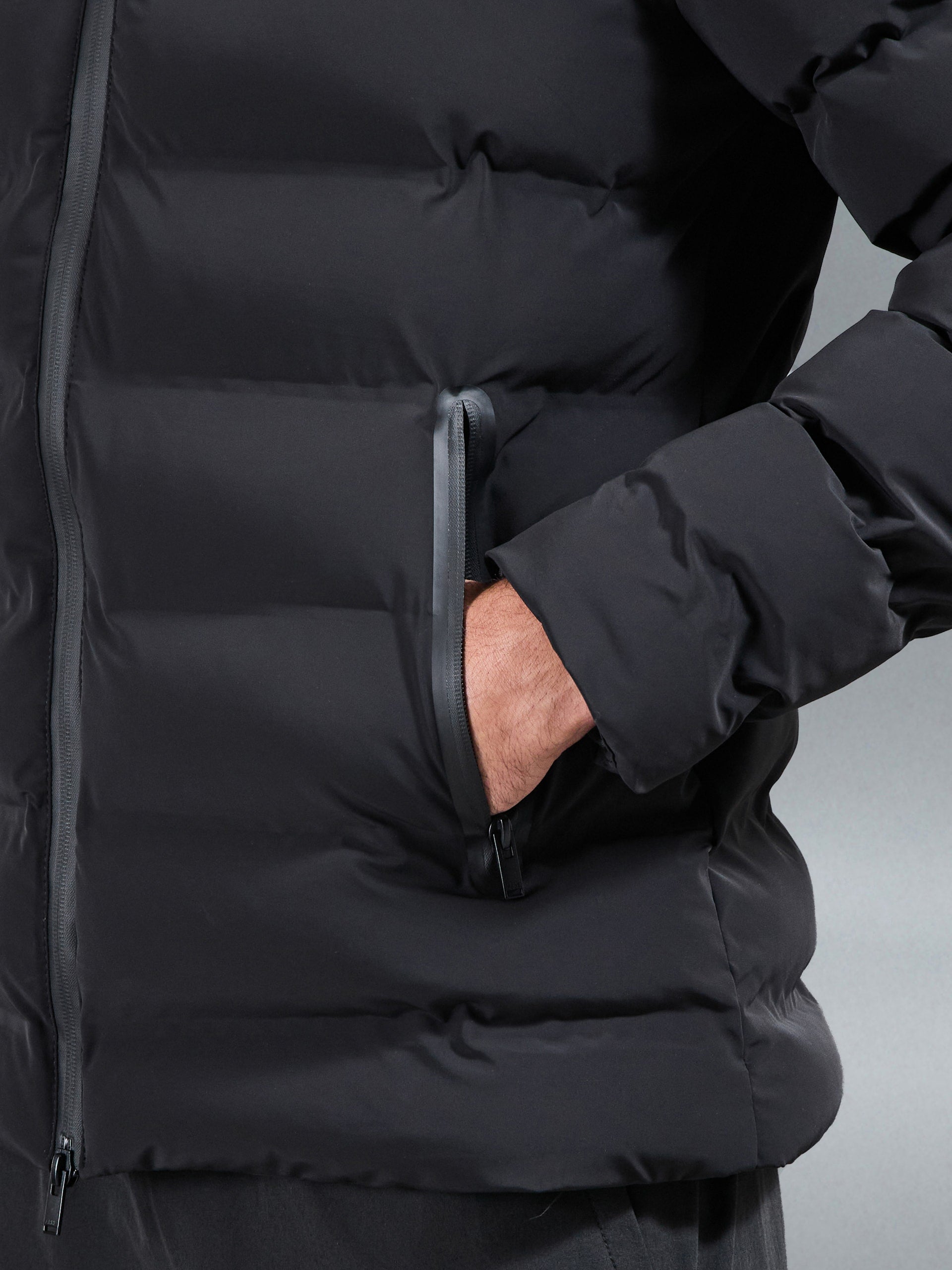 Active Puffer Jacket in Black