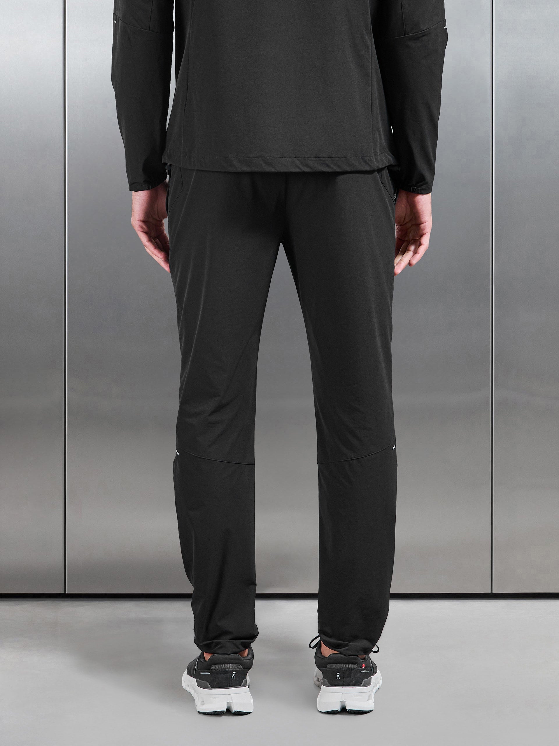 Active Trackpant in Black