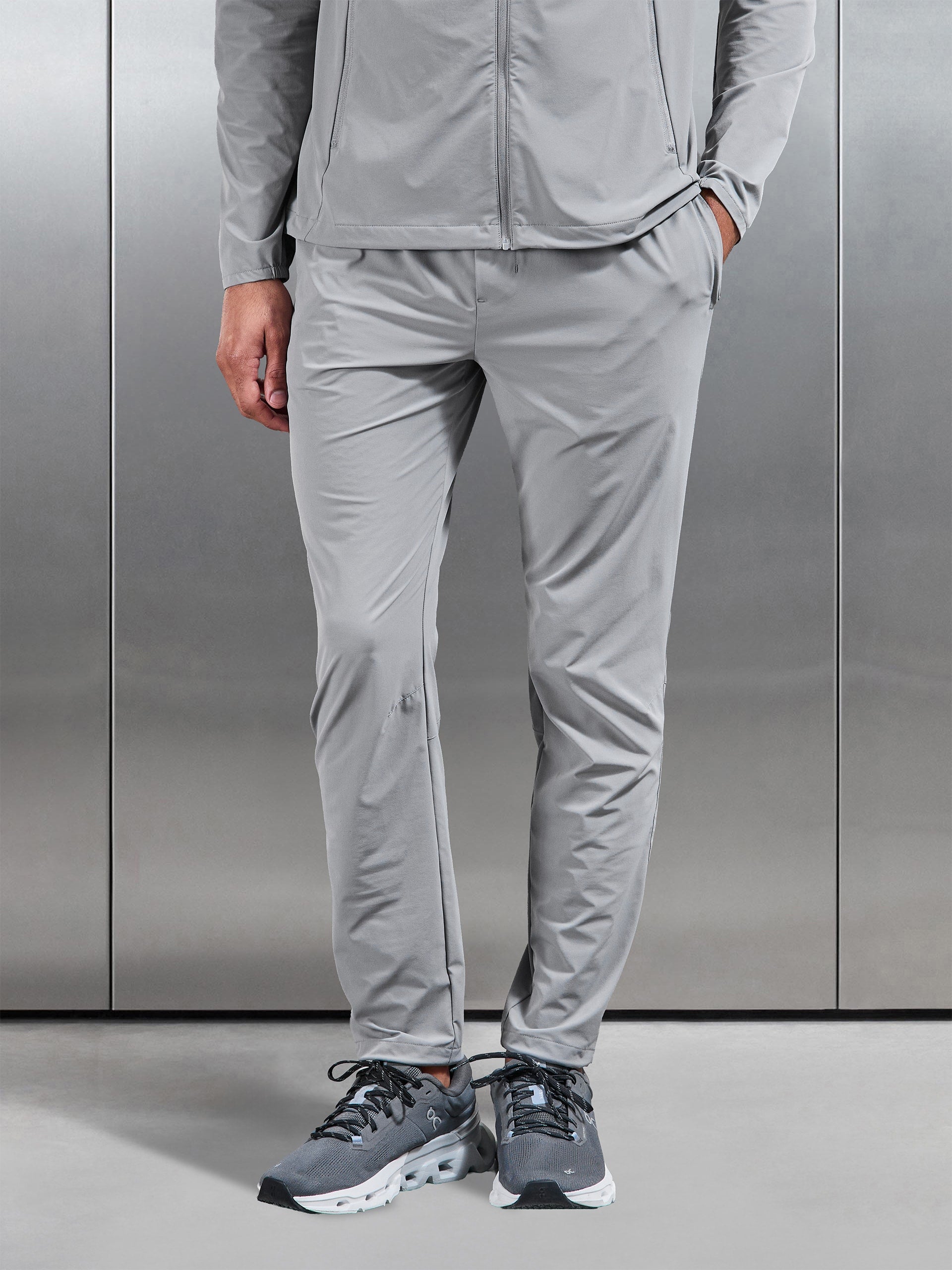 Active Trackpant in Mid Grey