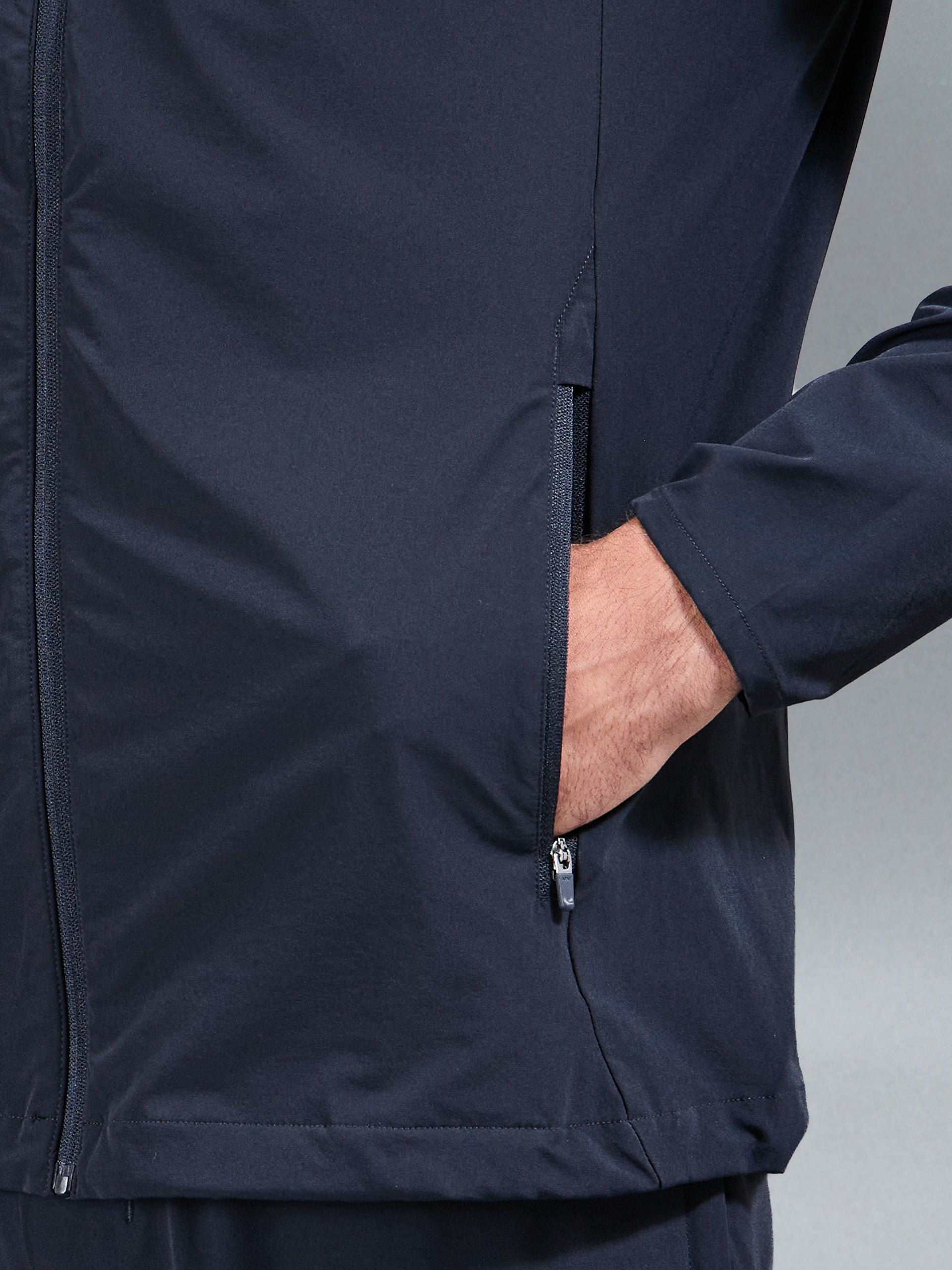 Active Windbreaker in Navy