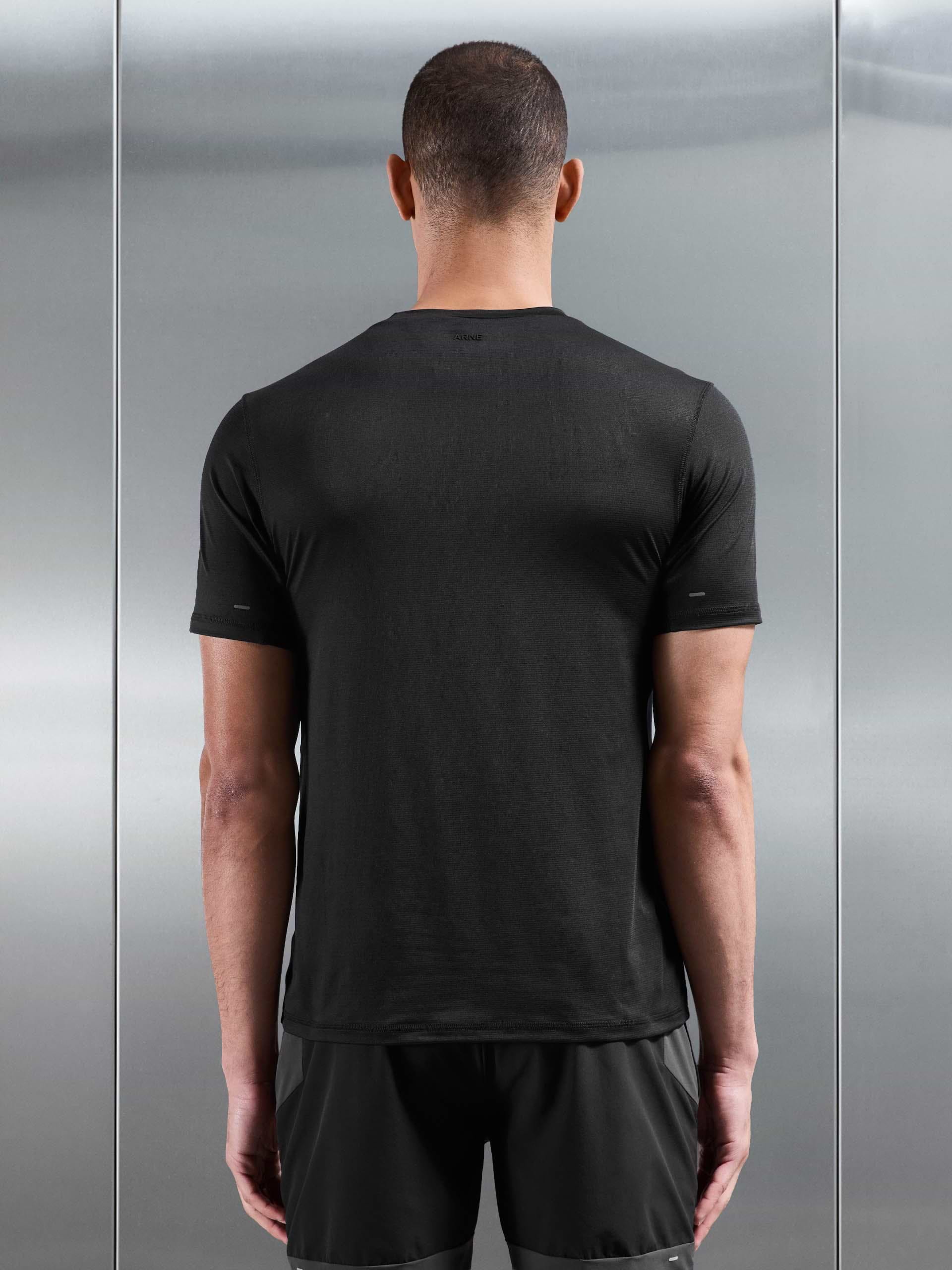 Active Essential T-Shirt in Black