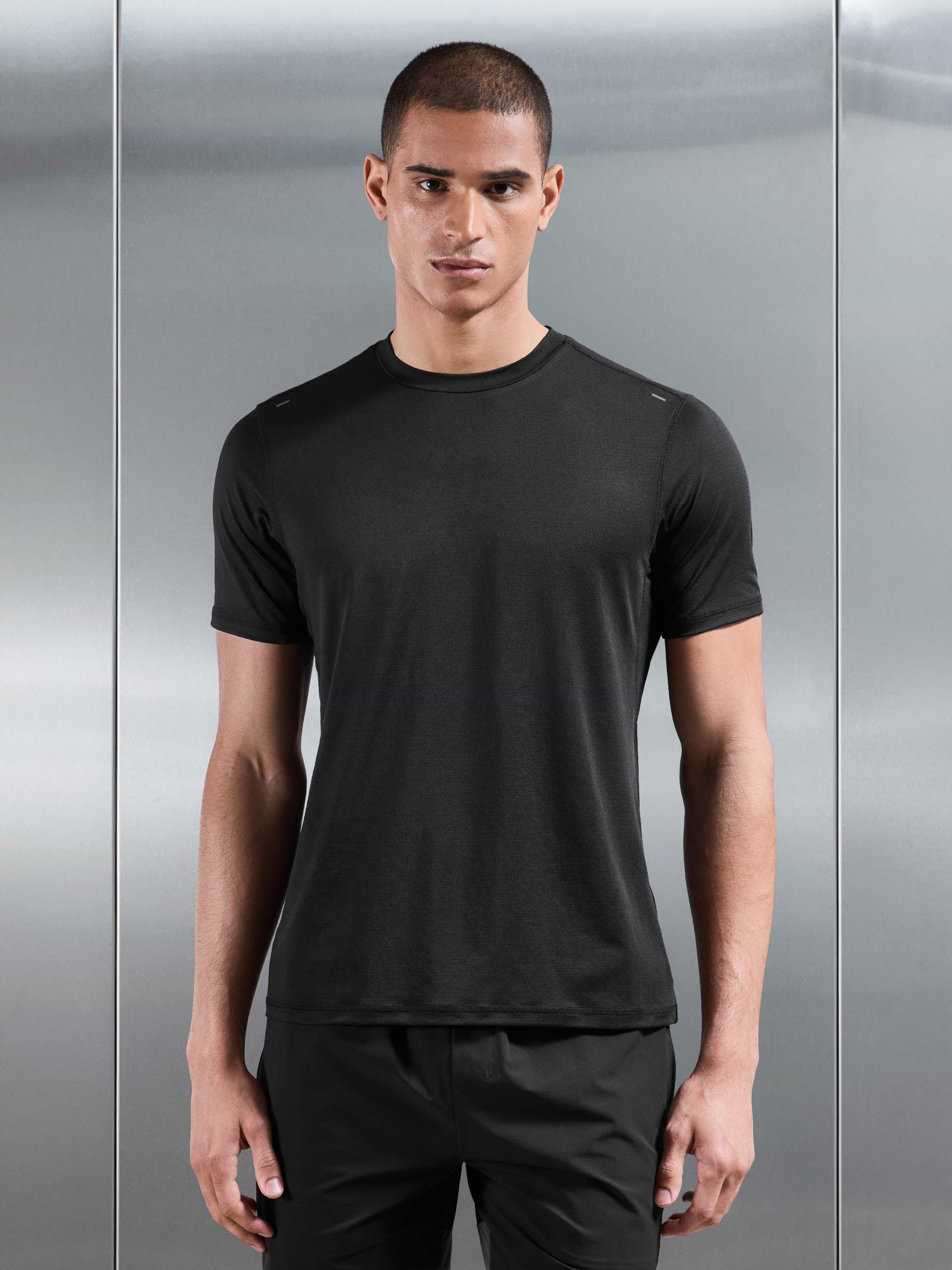 Active Essential T-Shirt in Black