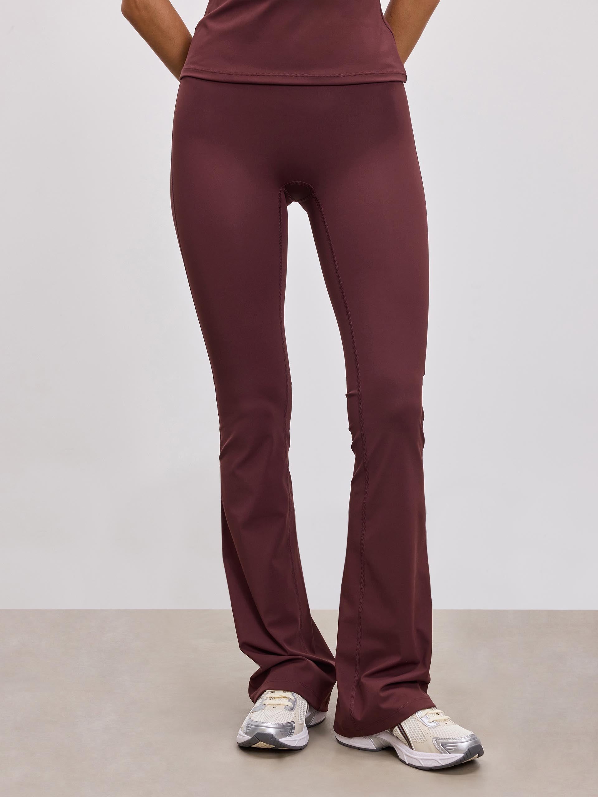 Womens Active Flared Legging in Burgundy