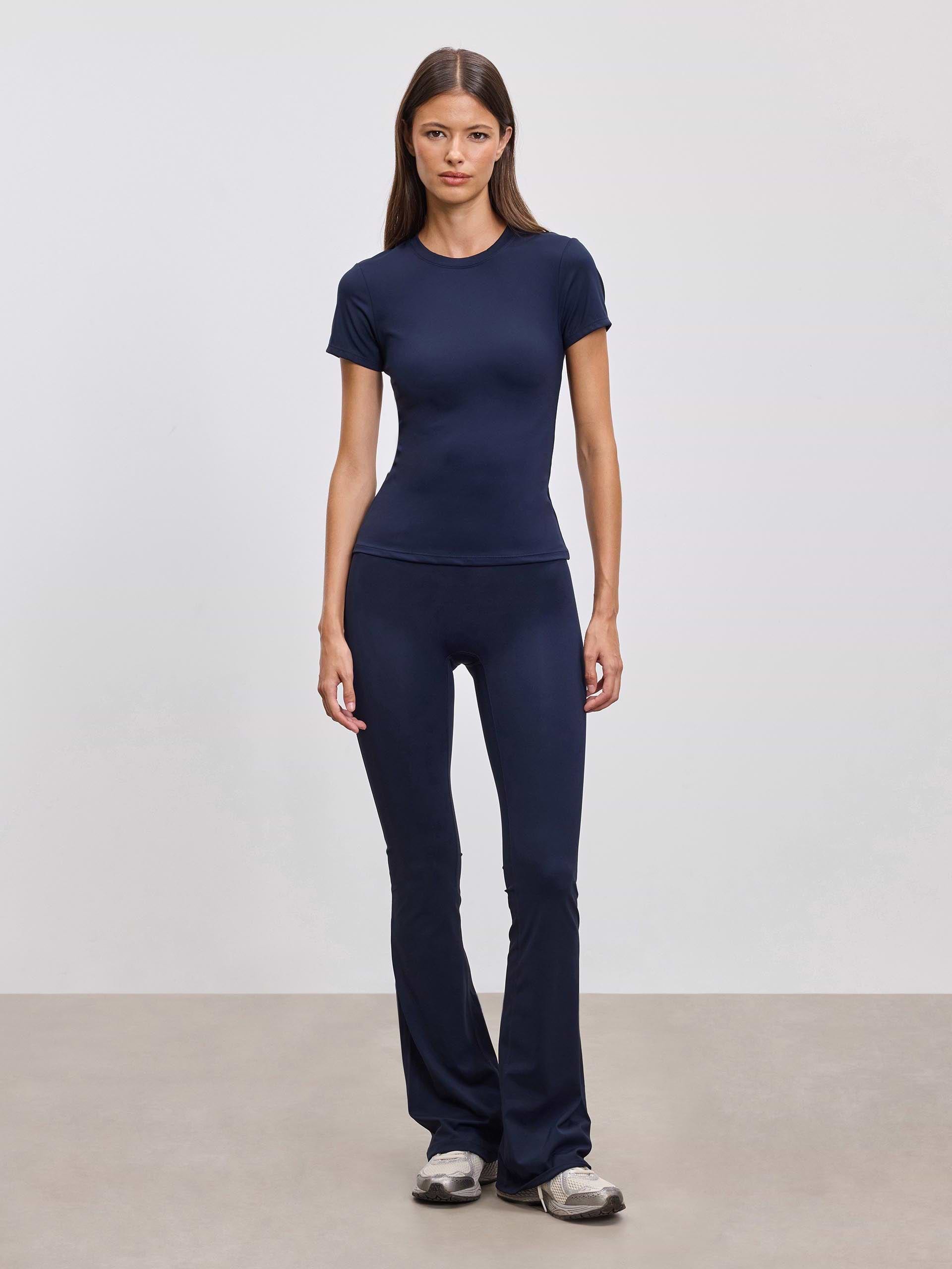 Womens Active Flared Legging in Navy