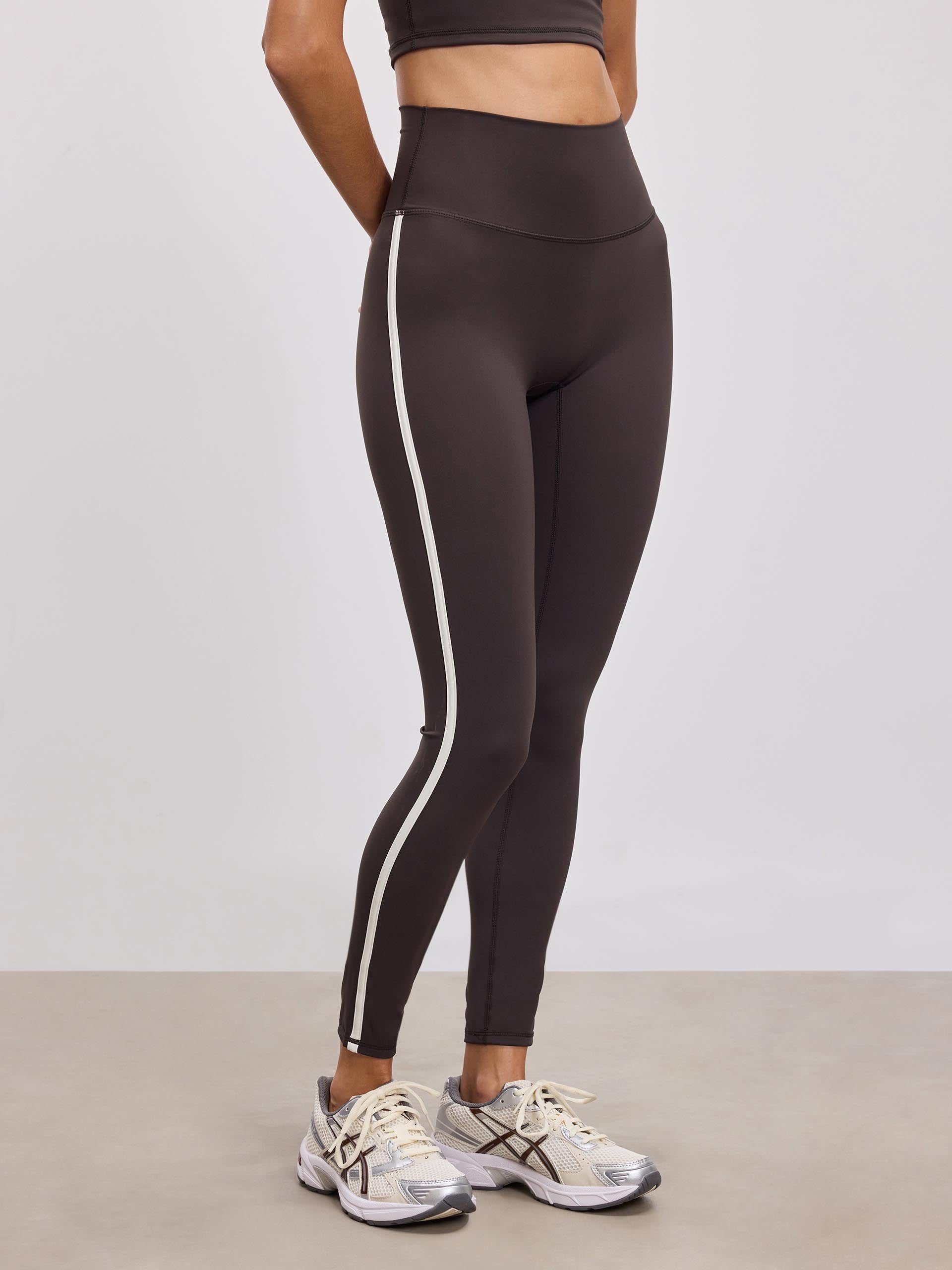 Womens Contrast Piping Active Legging in Brown